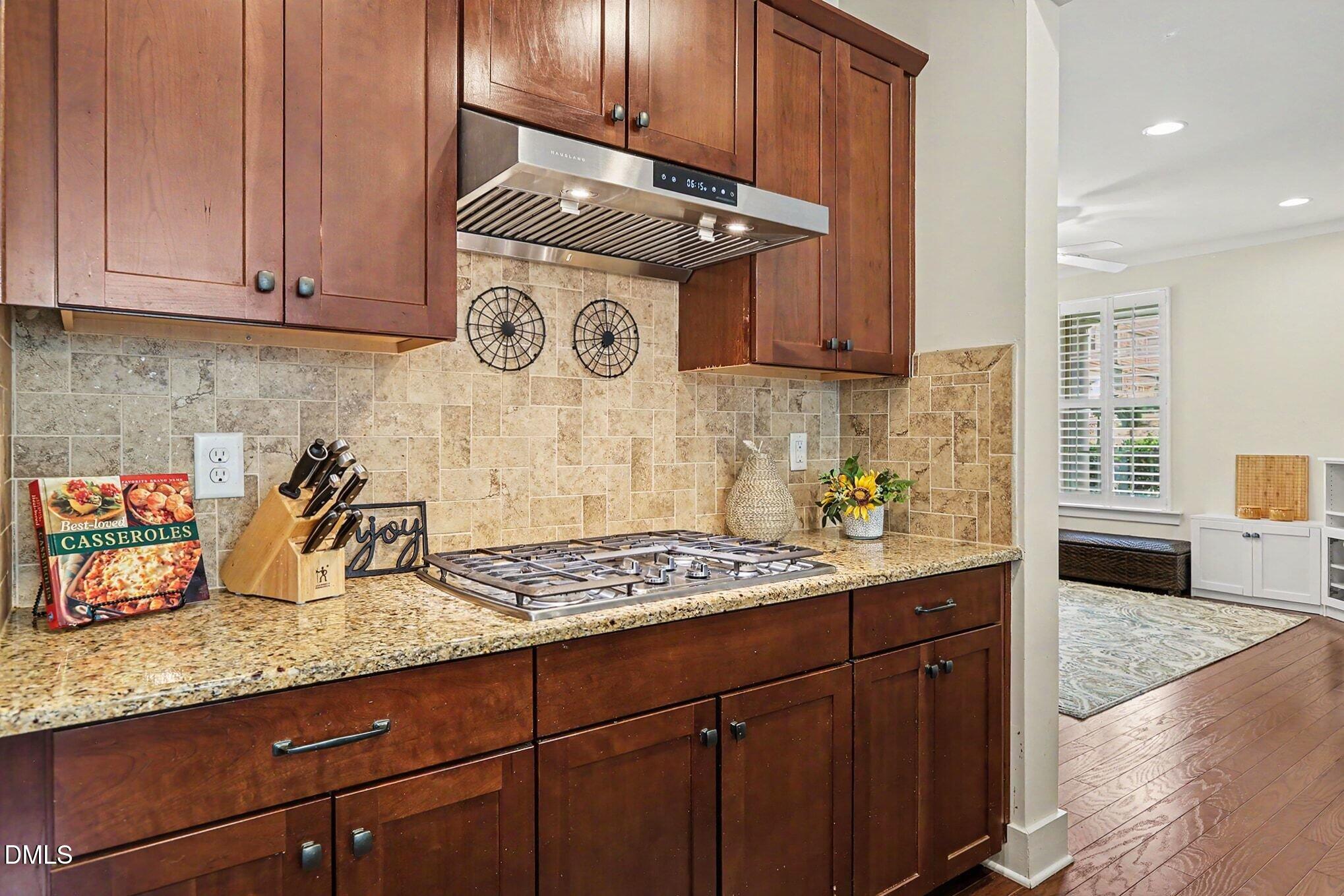 9207 Giralda Walk Property Photo 15