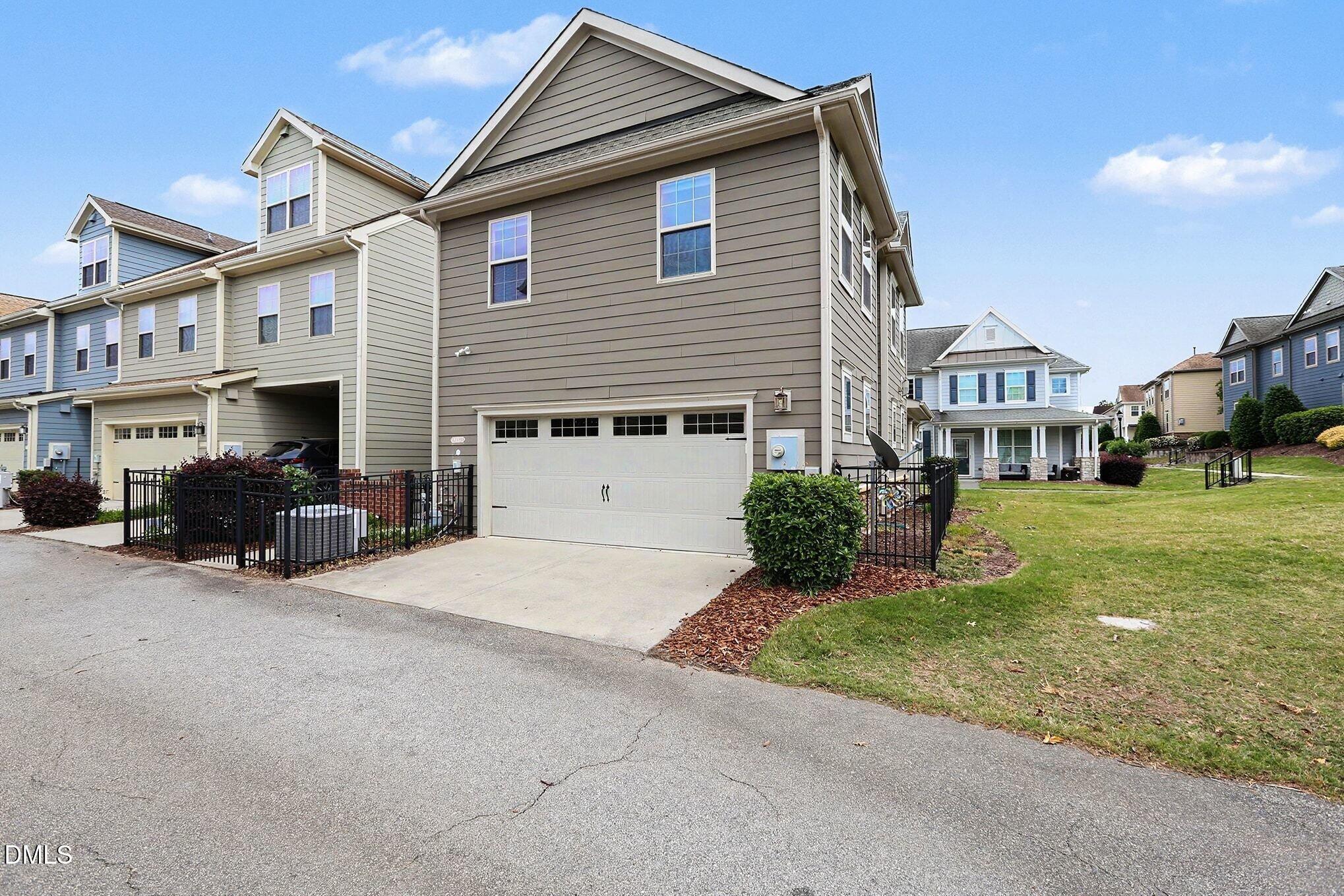 9207 Giralda Walk Property Photo 31