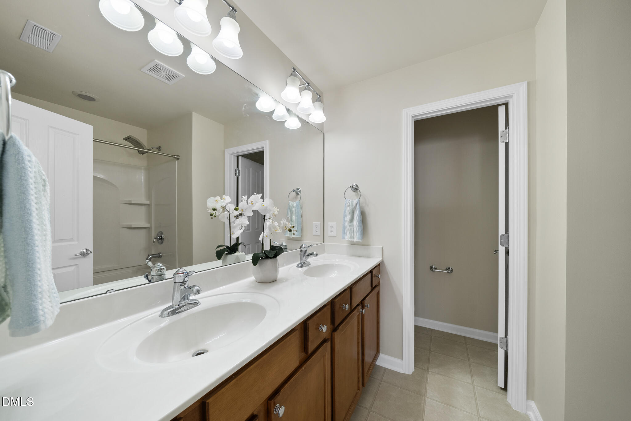8402 Saltwood Place Property Photo 18