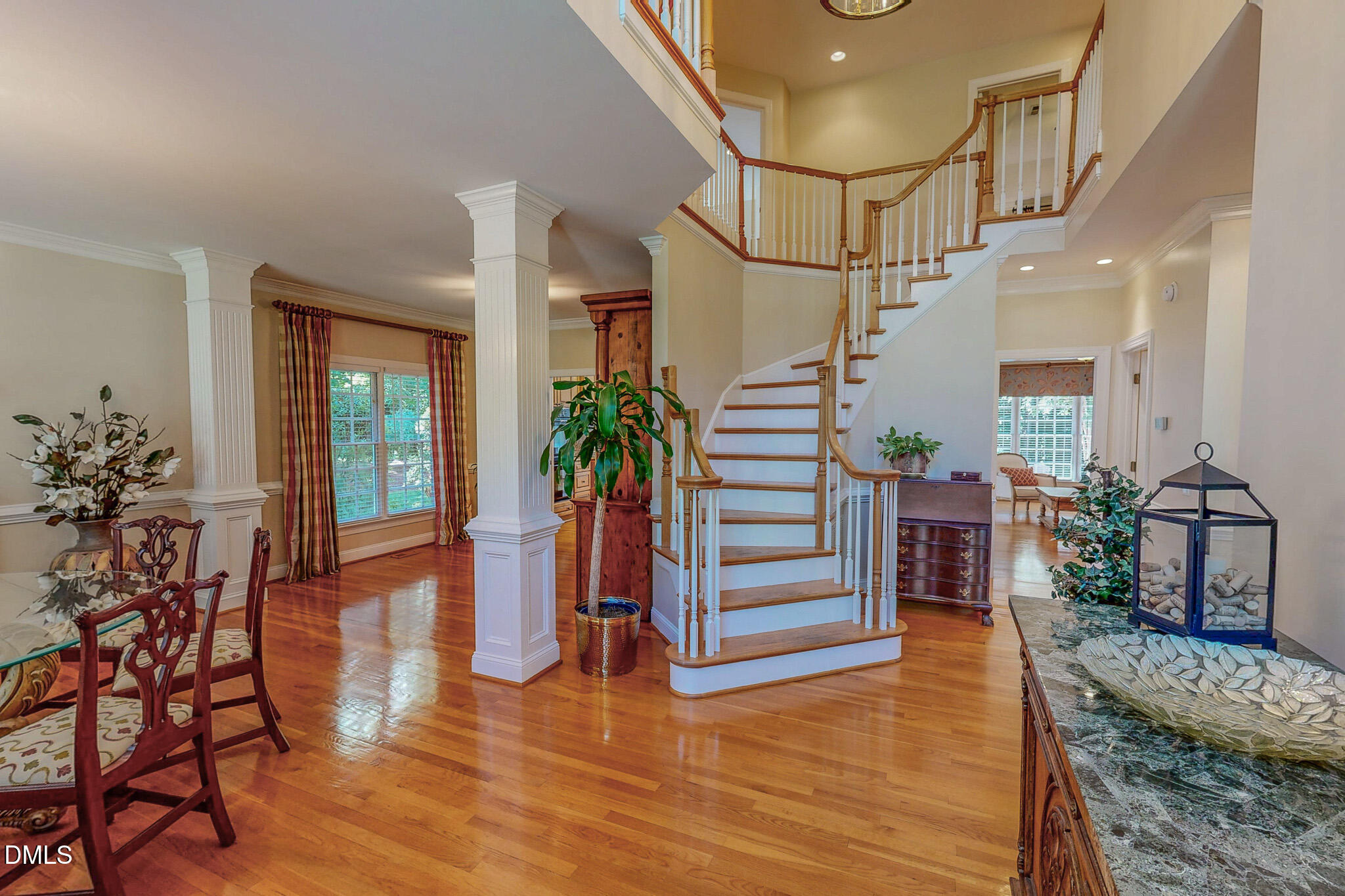 355 Denada Path Property Photo 2
