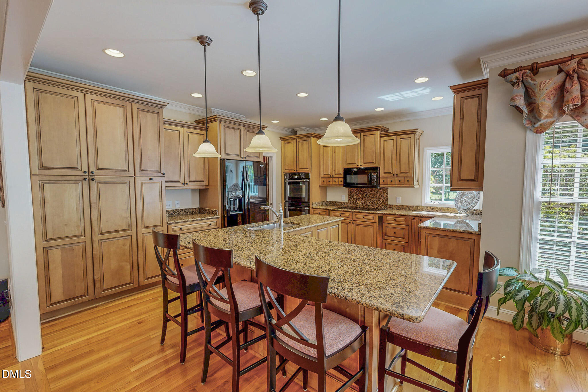 355 Denada Path Property Photo 3
