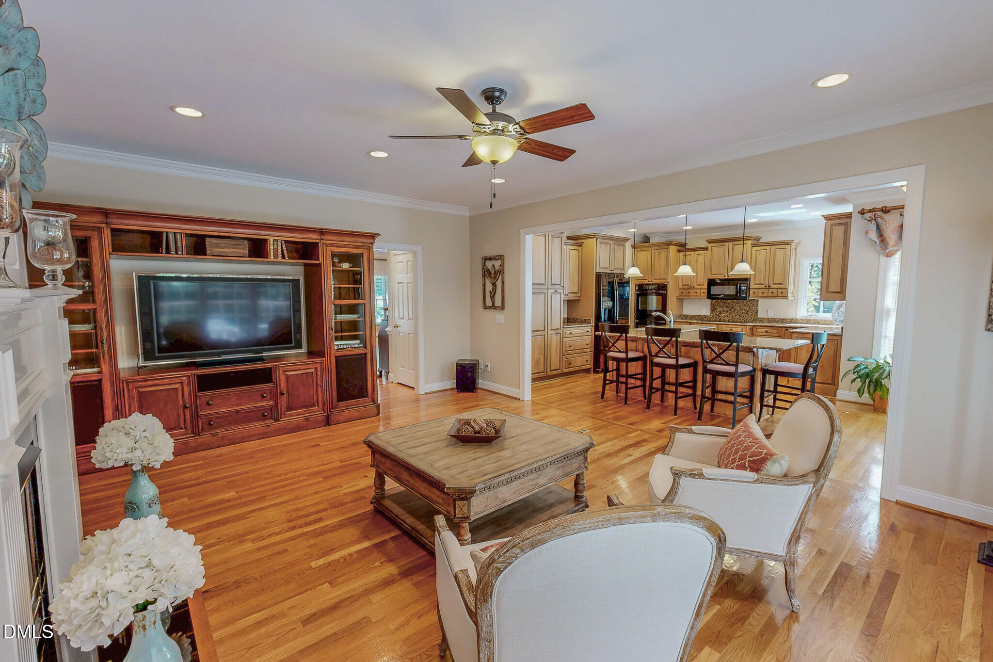 355 Denada Path Property Photo 8