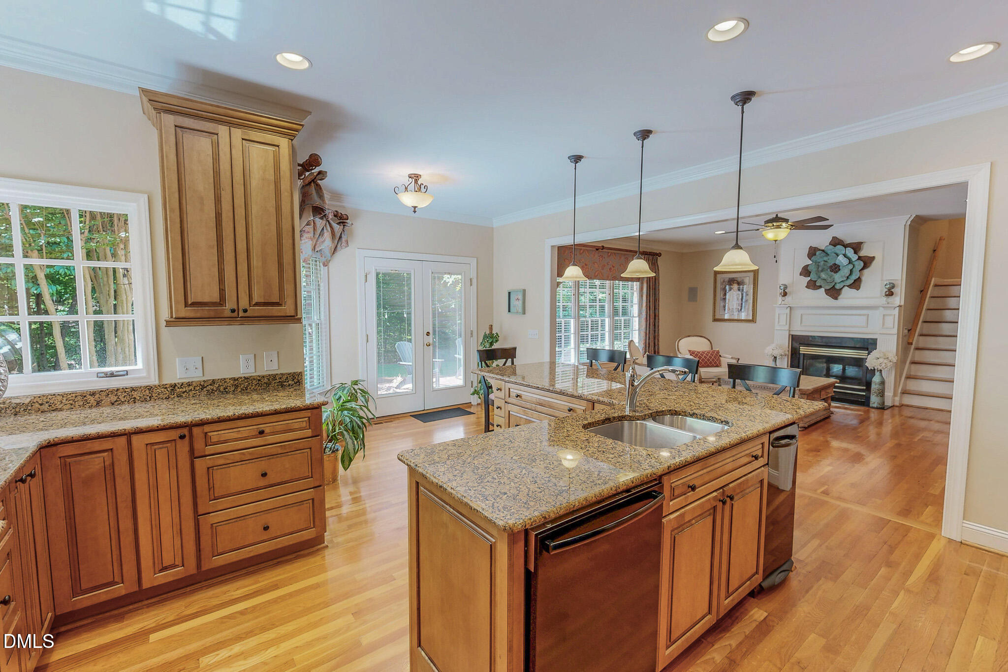 355 Denada Path Property Photo 9