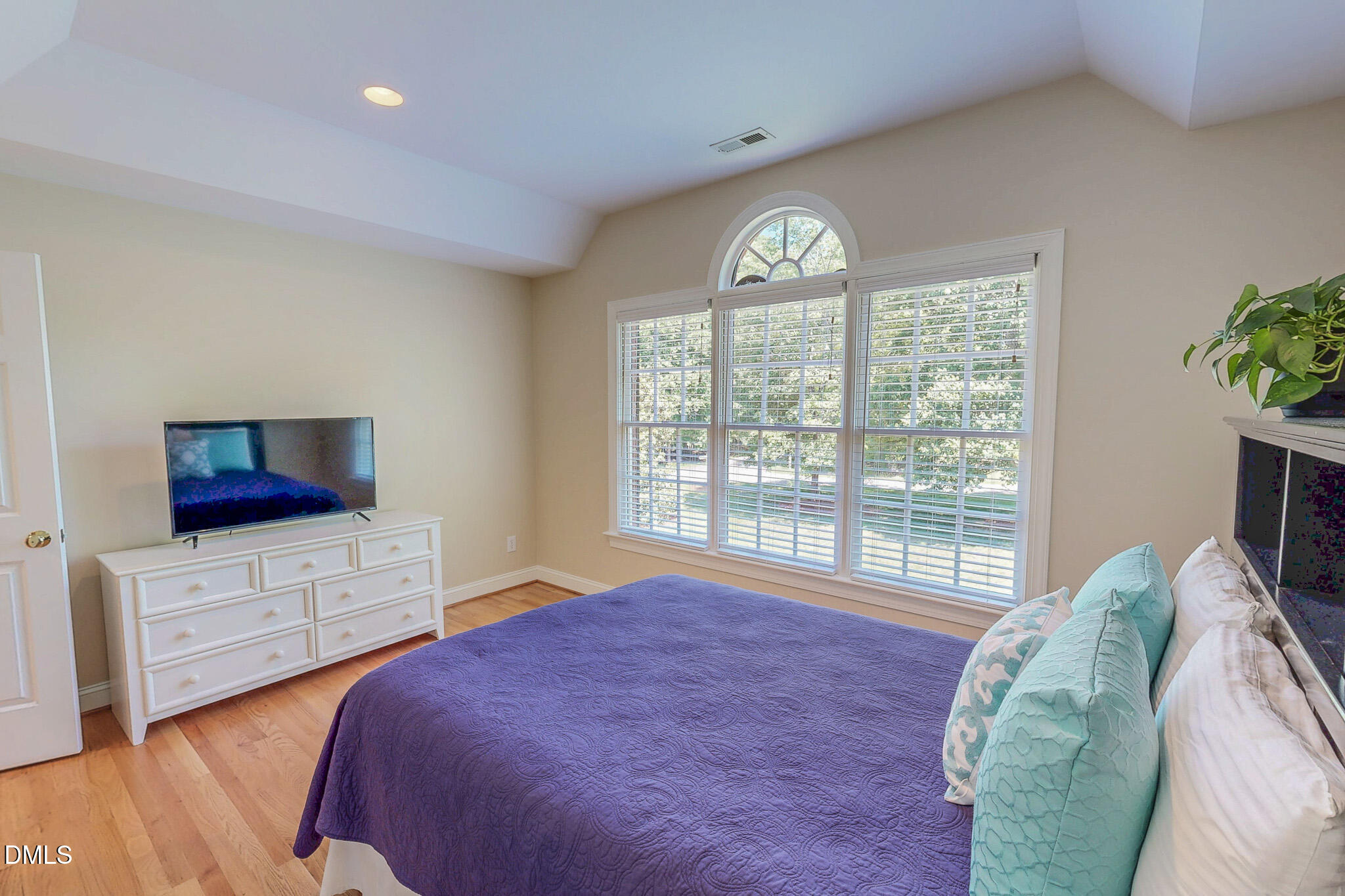 355 Denada Path Property Photo 27