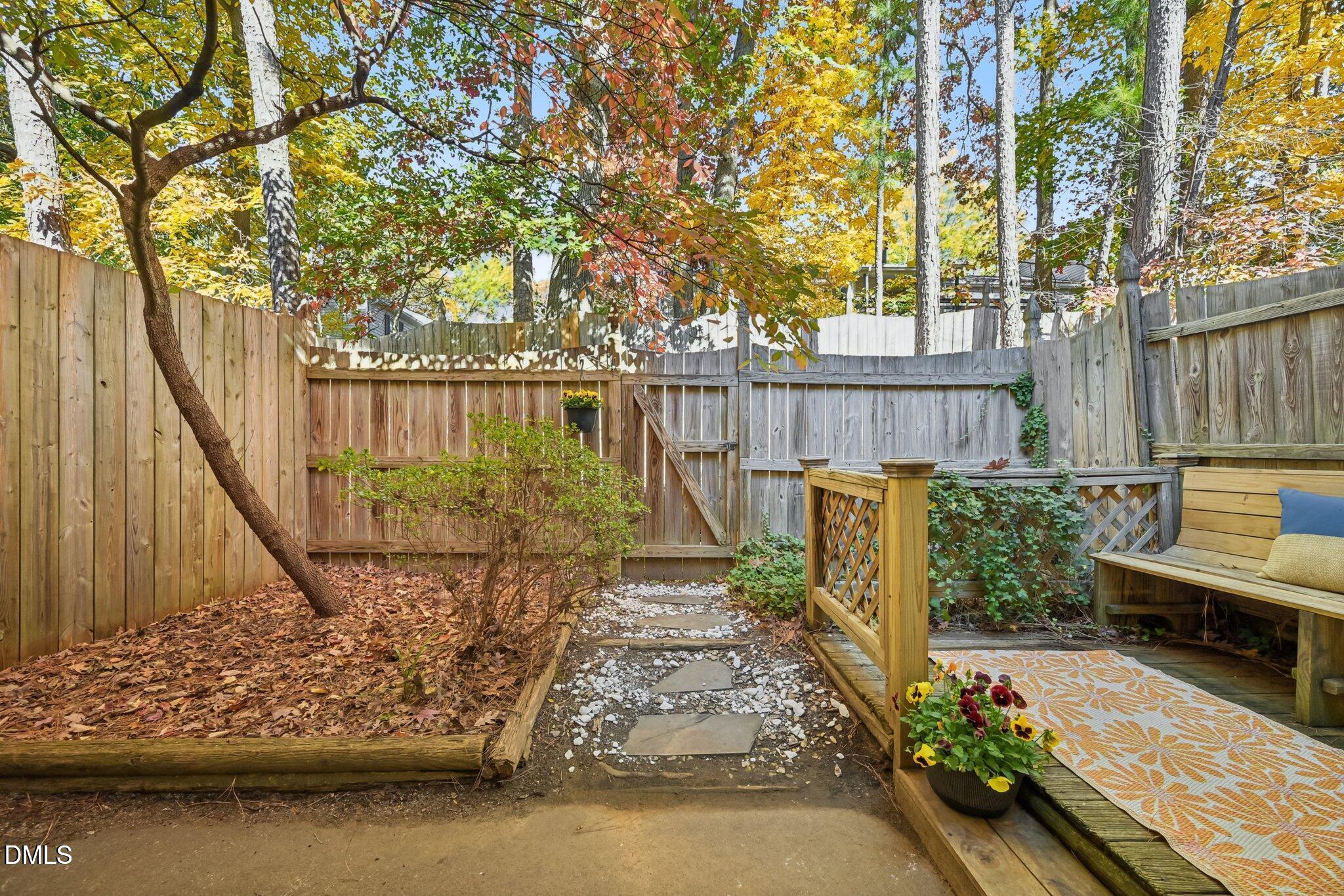 5530 Forest Oaks Drive Property Photo 12