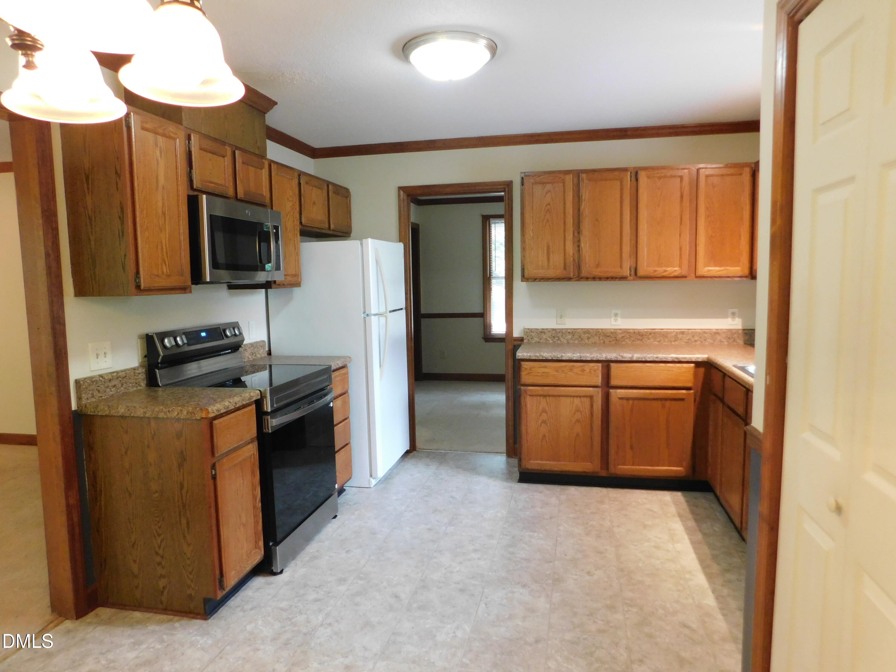 6312 Charmco Court Property Photo 4