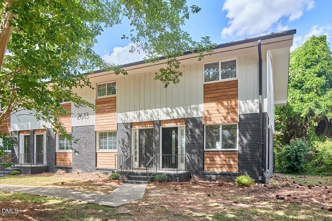 2613 Mcneil Street E Property Photo 2