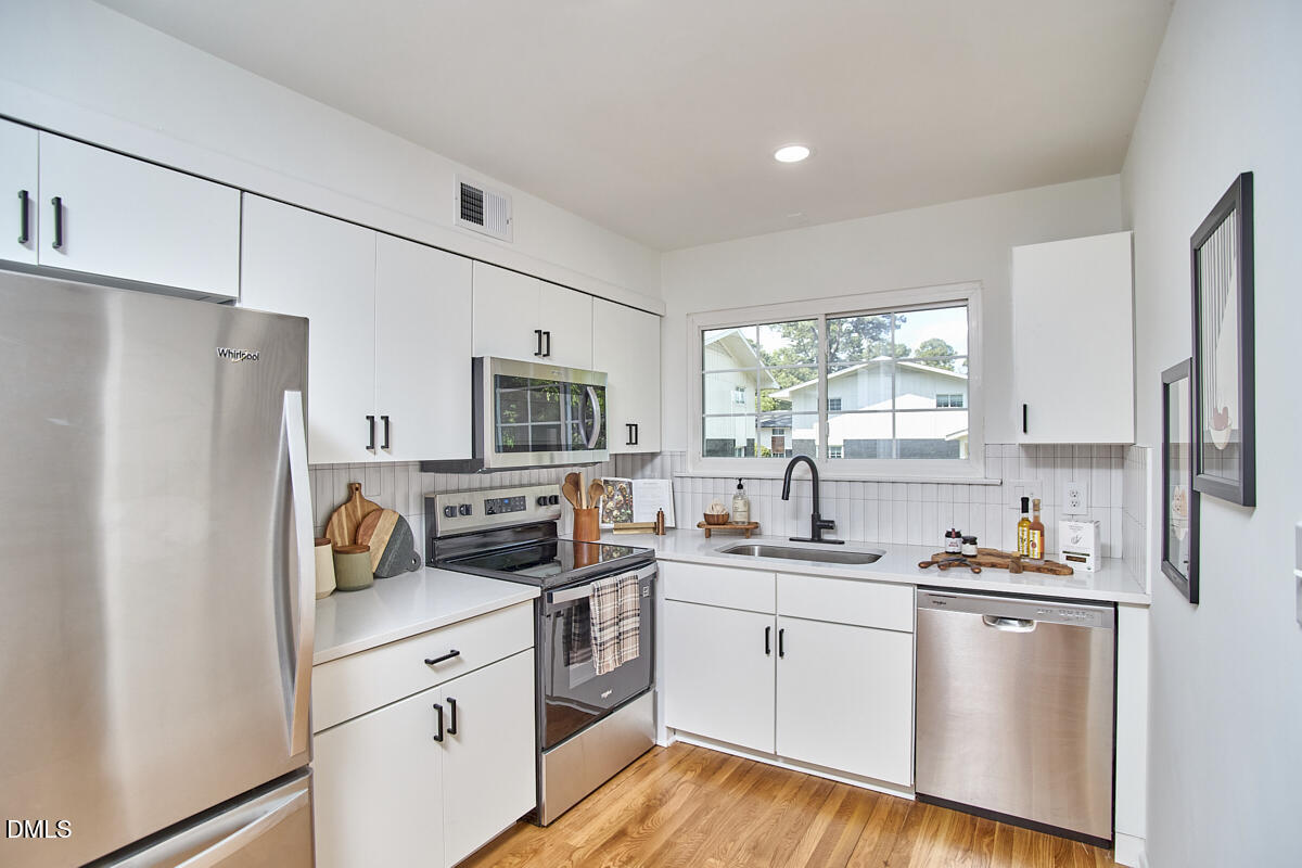 2613 Mcneil Street E Property Photo 12