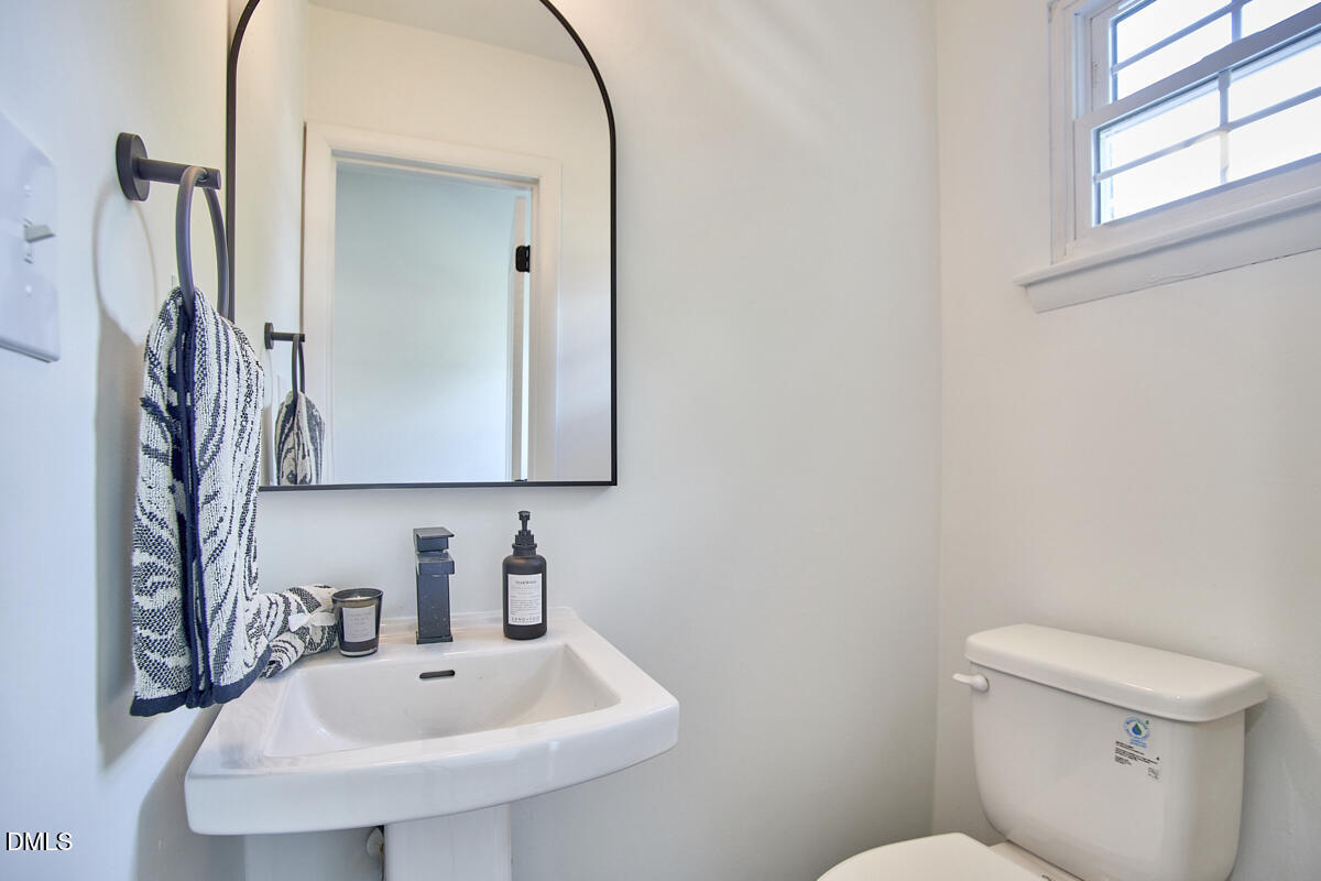 2613 Mcneil Street E Property Photo 15