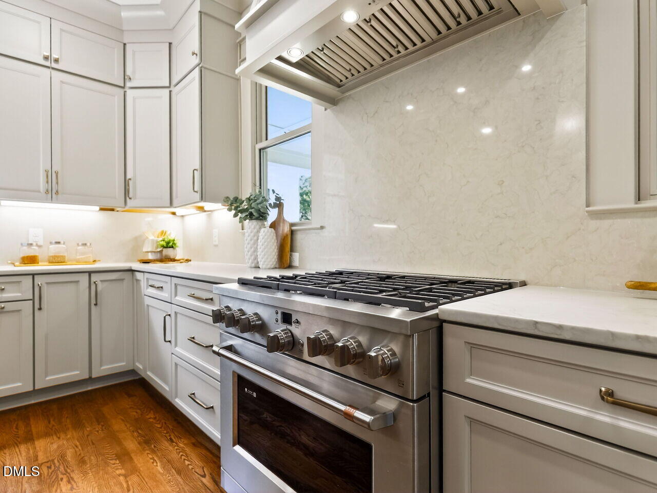 504 Tilden Street Property Photo 4