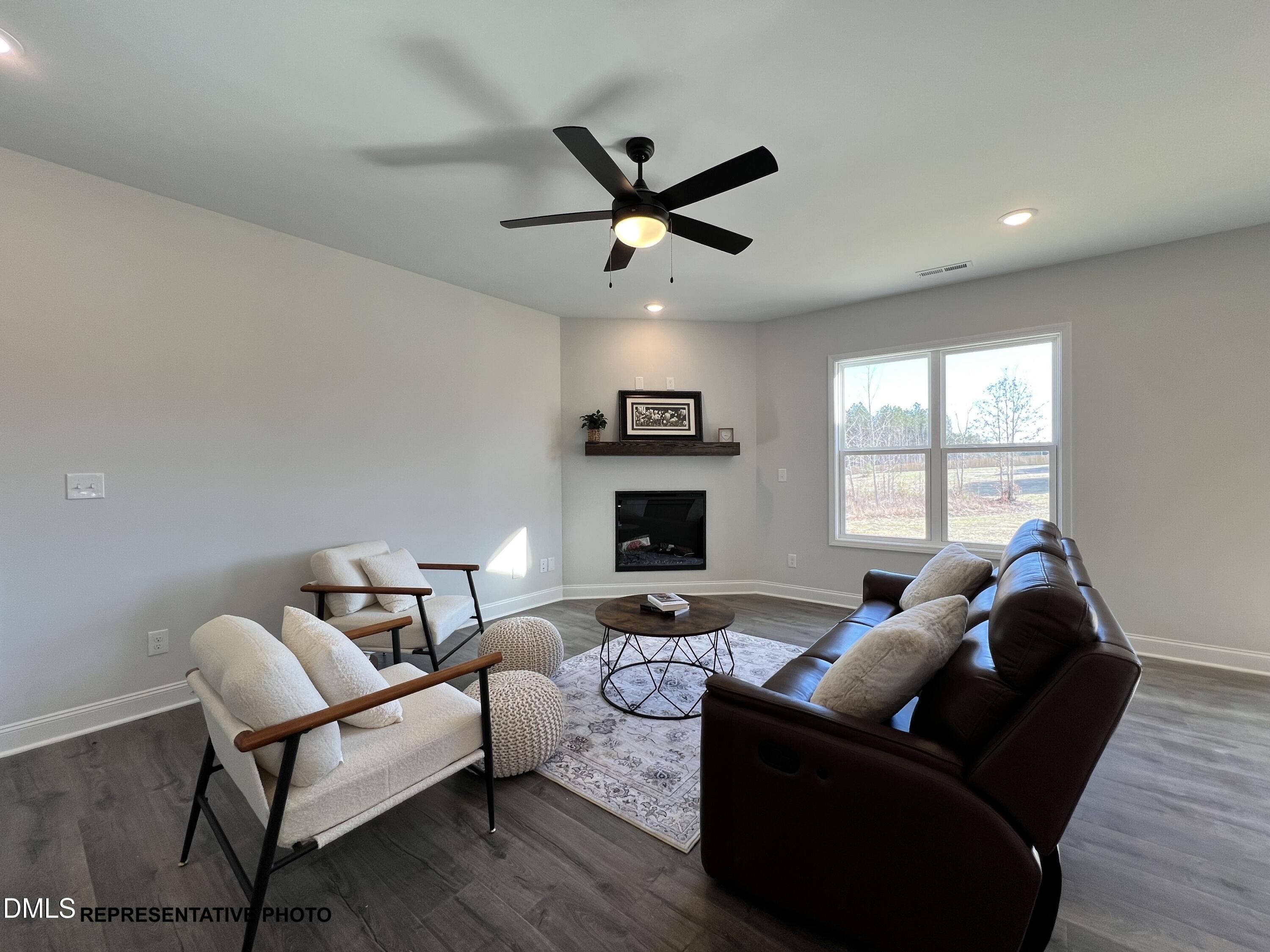 563 E Clydes Point Way Property Photo 5