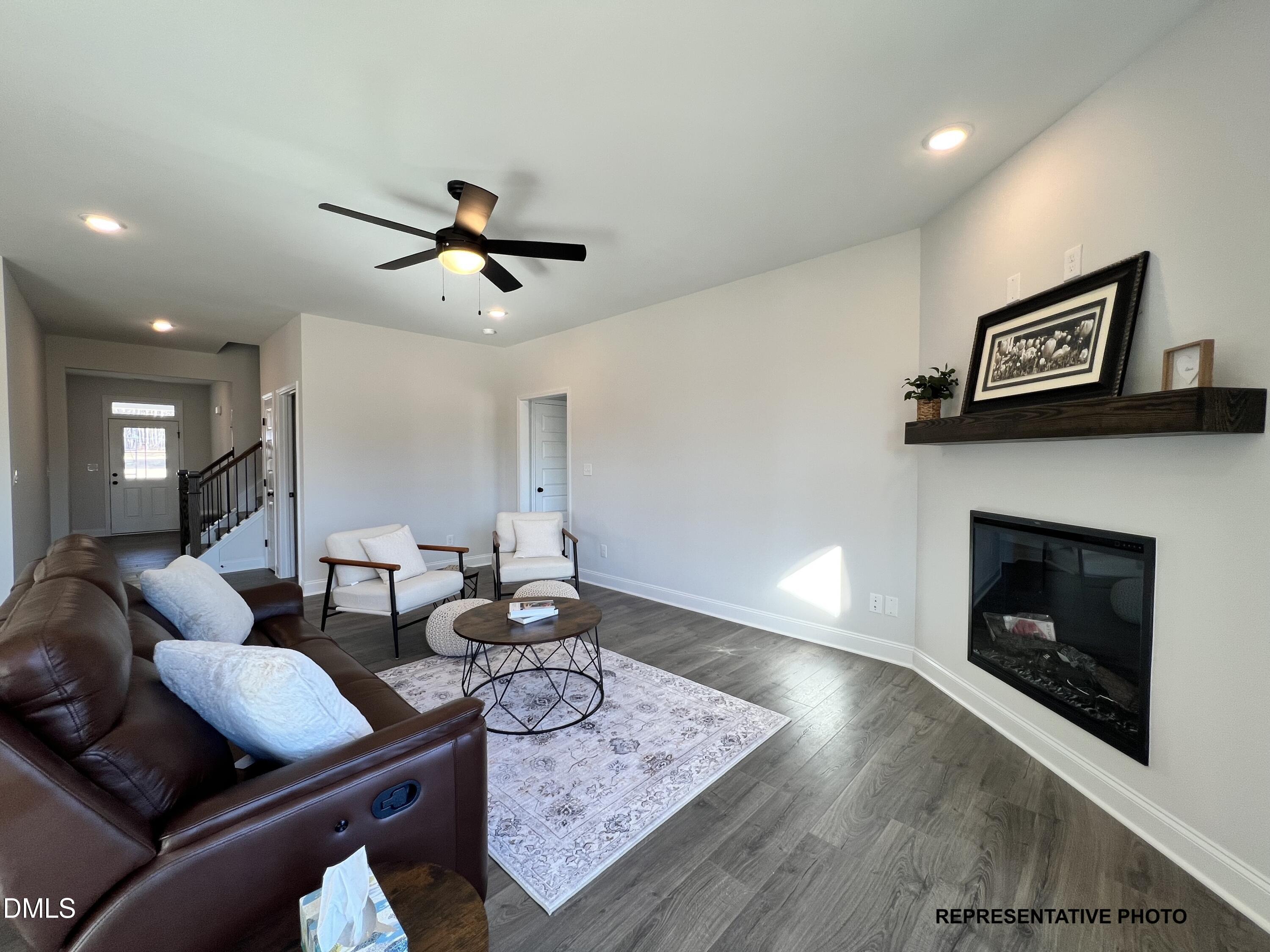 563 E Clydes Point Way Property Photo 6