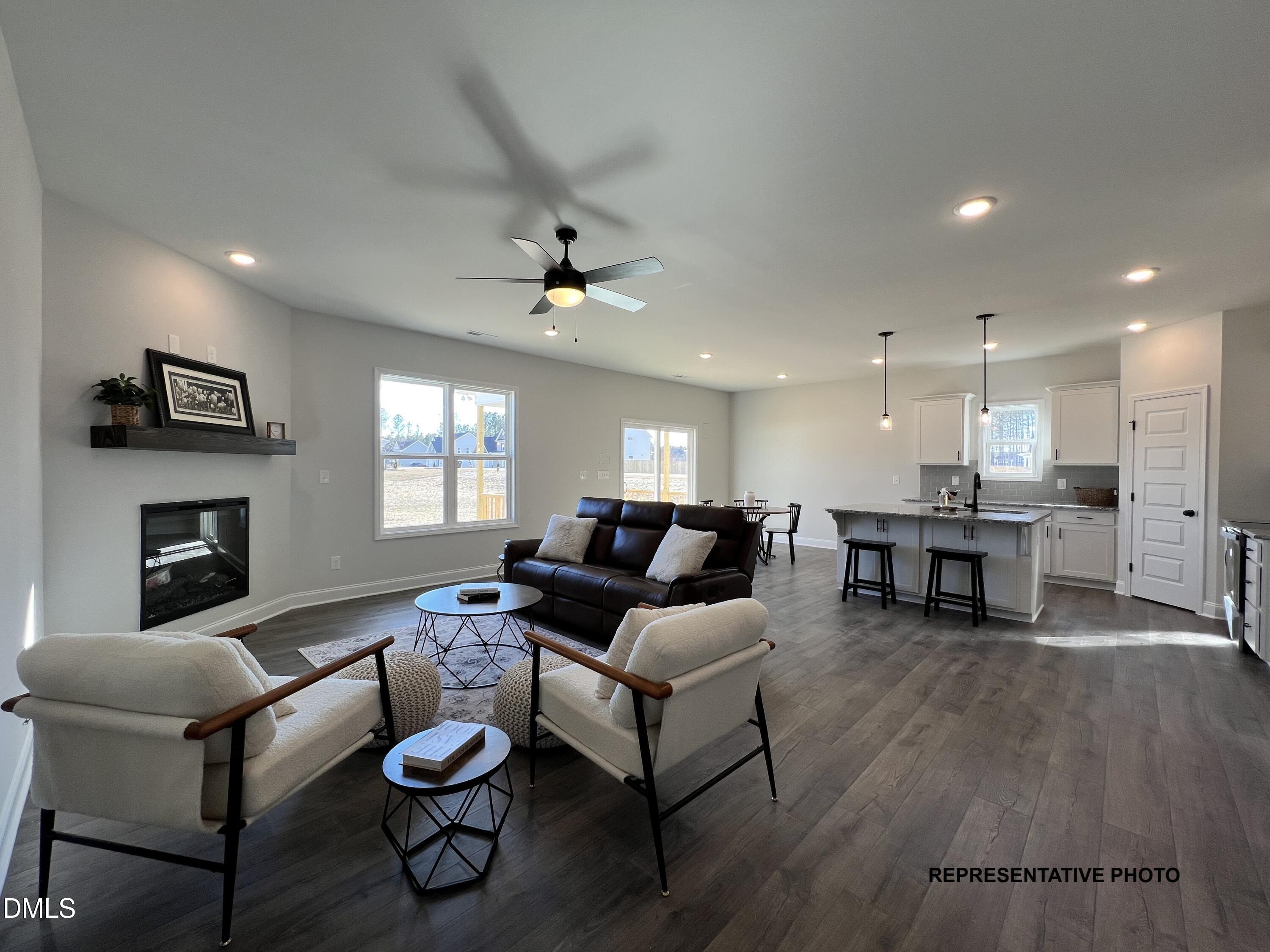 563 E Clydes Point Way Property Photo 7