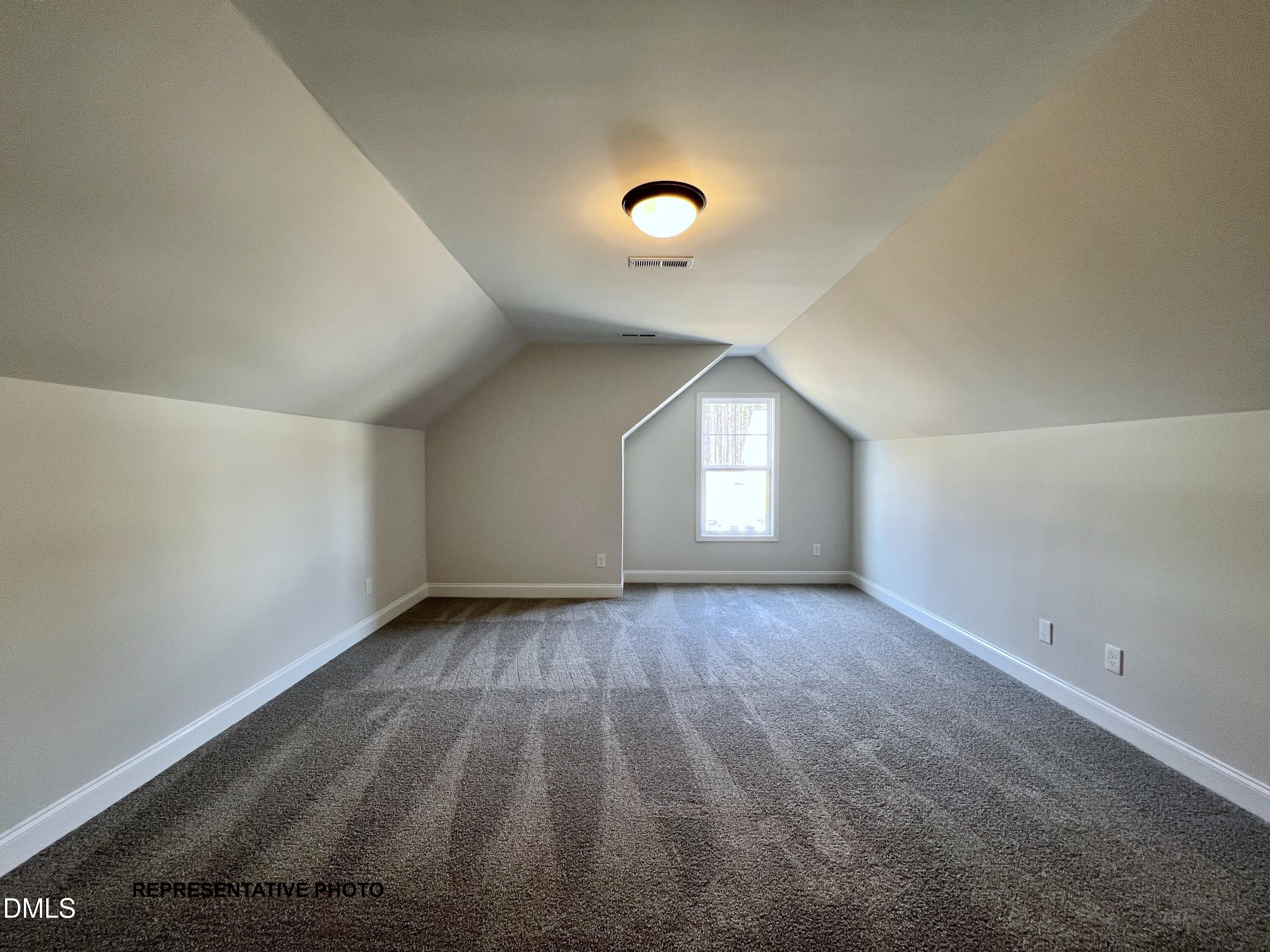 563 E Clydes Point Way Property Photo 9