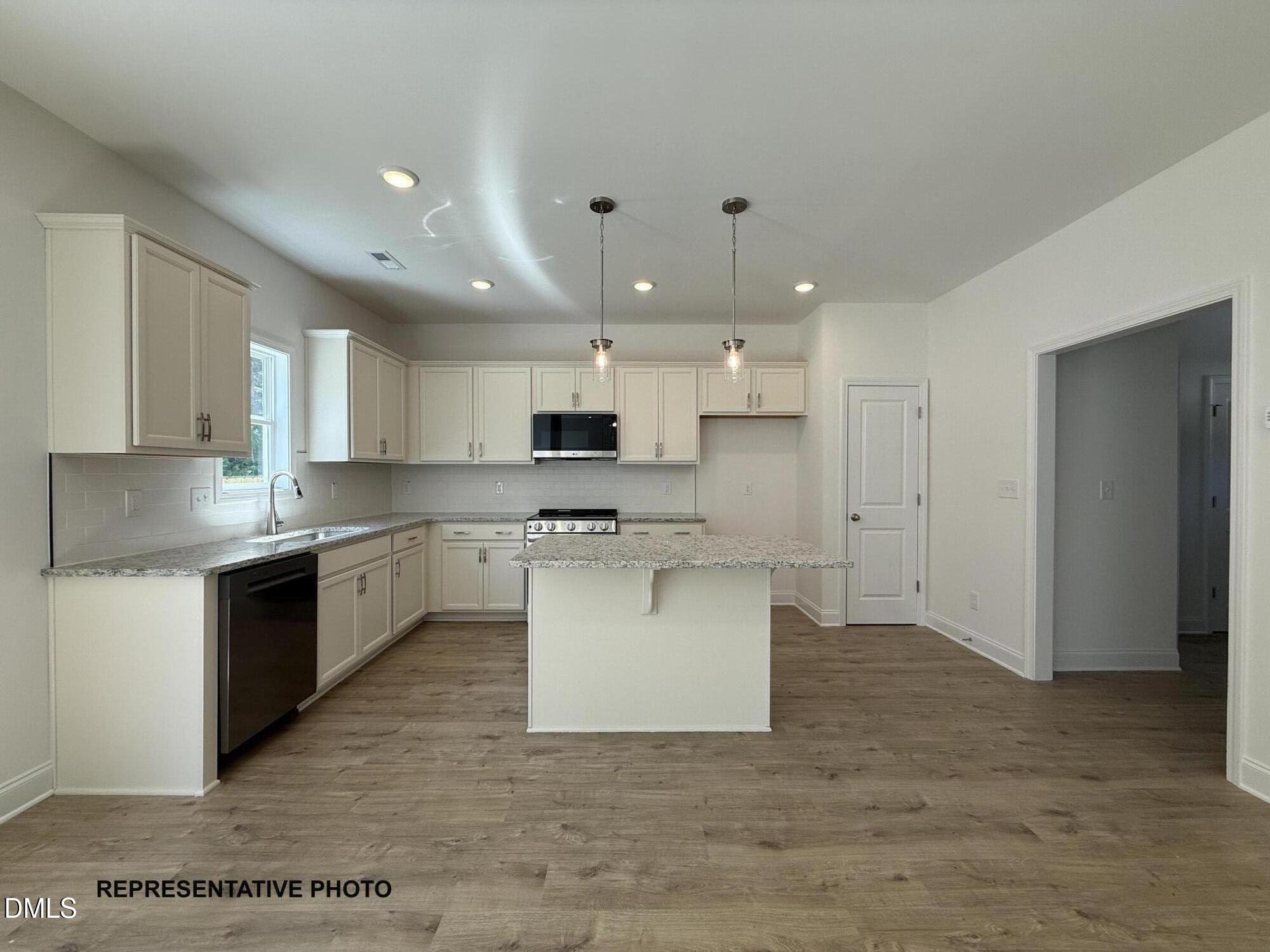 151 Cardovia Way Property Photo 2