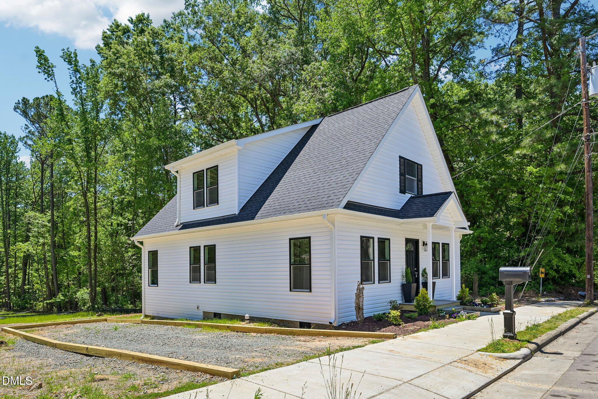 700 Berwyn Avenue Property Photo 2
