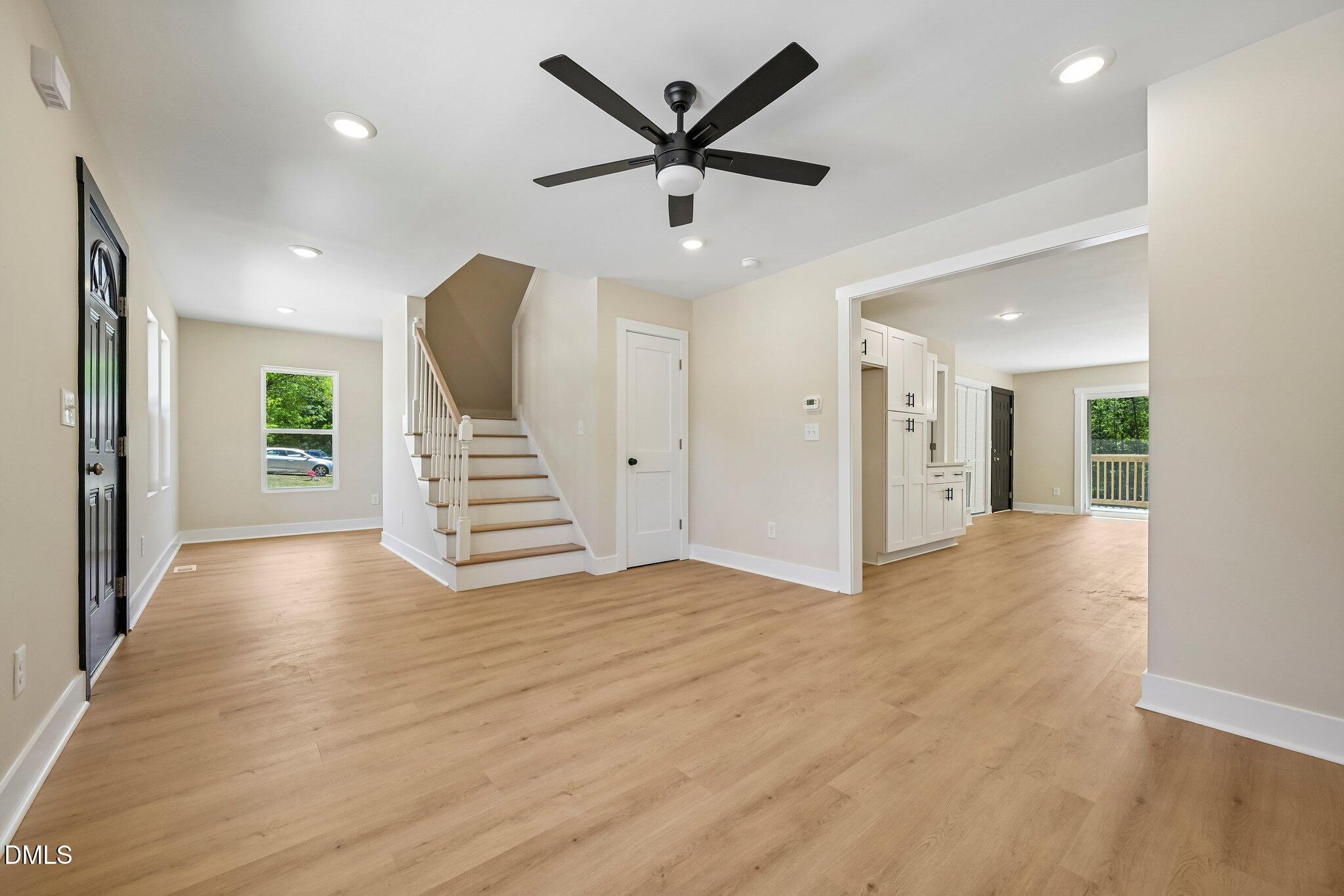 700 Berwyn Avenue Property Photo 6