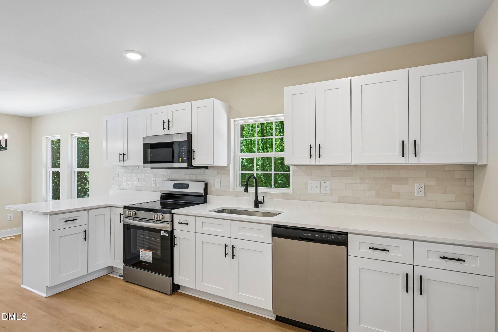 700 Berwyn Avenue Property Photo 9