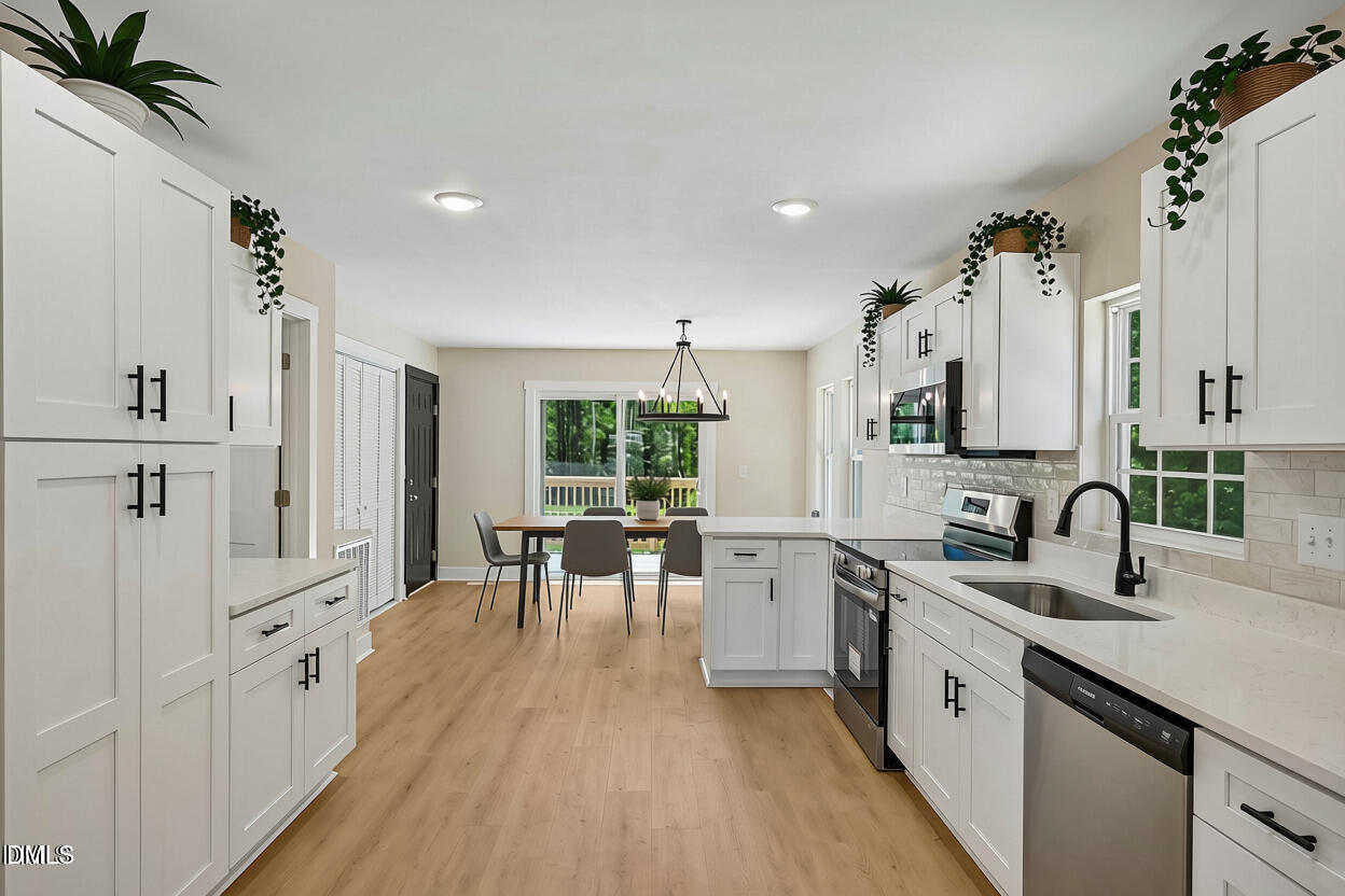 700 Berwyn Avenue Property Photo 11