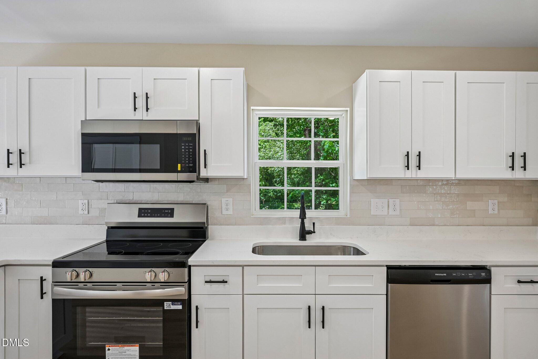700 Berwyn Avenue Property Photo 12