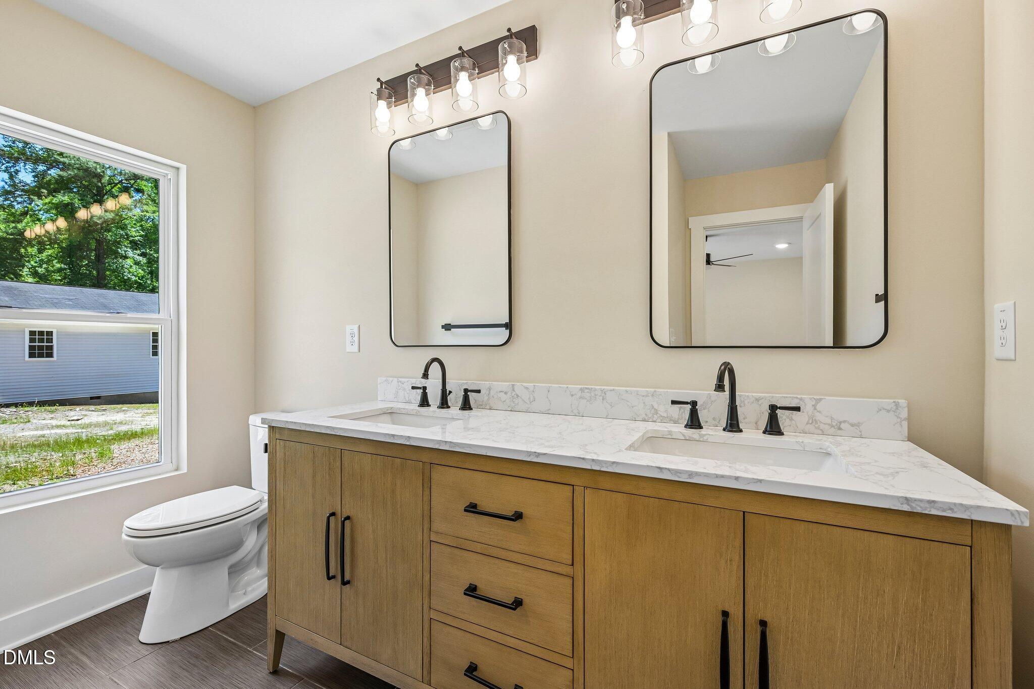 700 Berwyn Avenue Property Photo 18