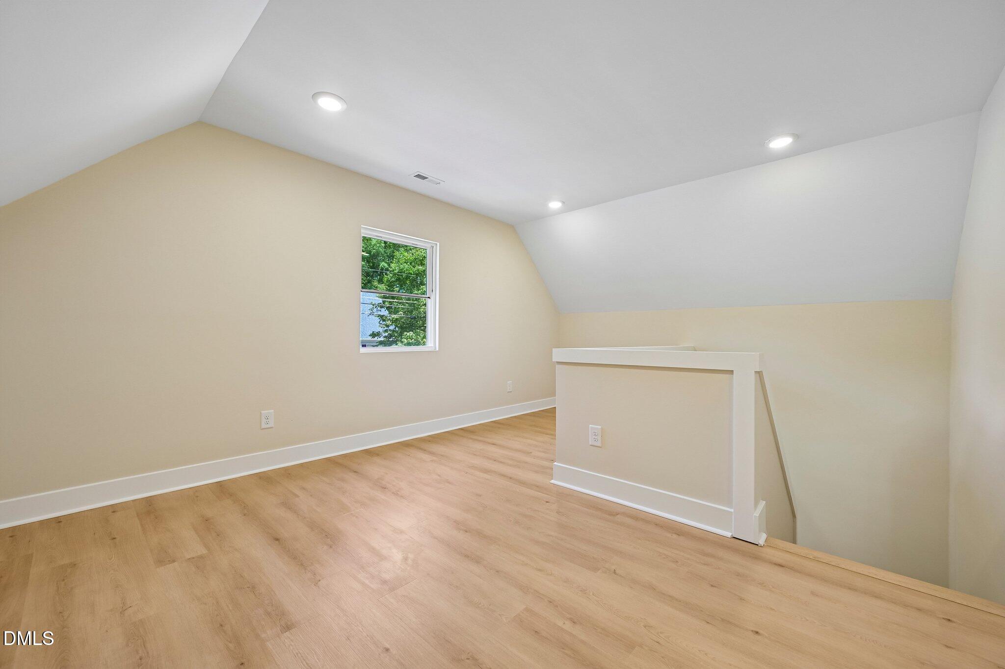 700 Berwyn Avenue Property Photo 23