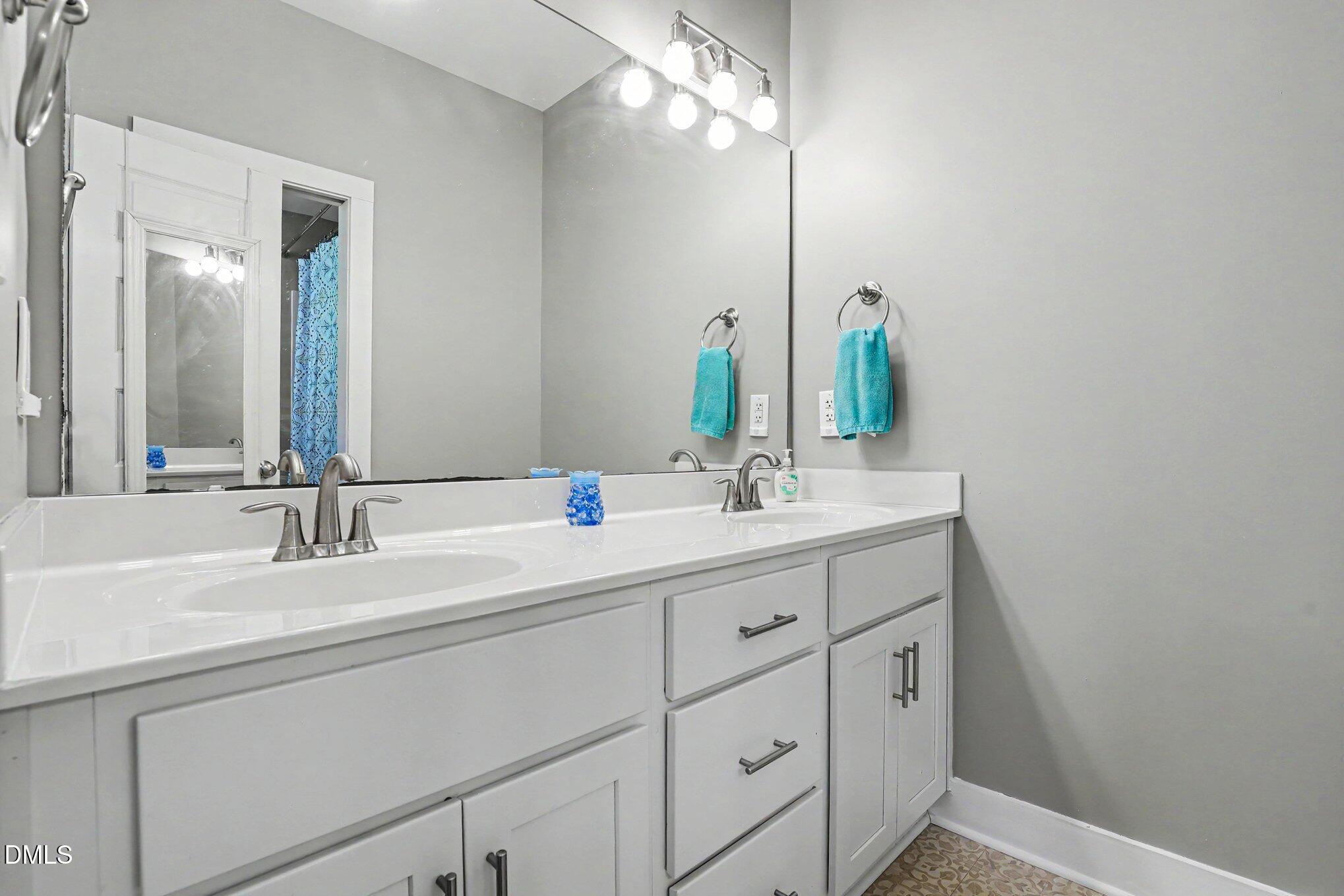 1511 Sassafras Hill Street Property Photo 28
