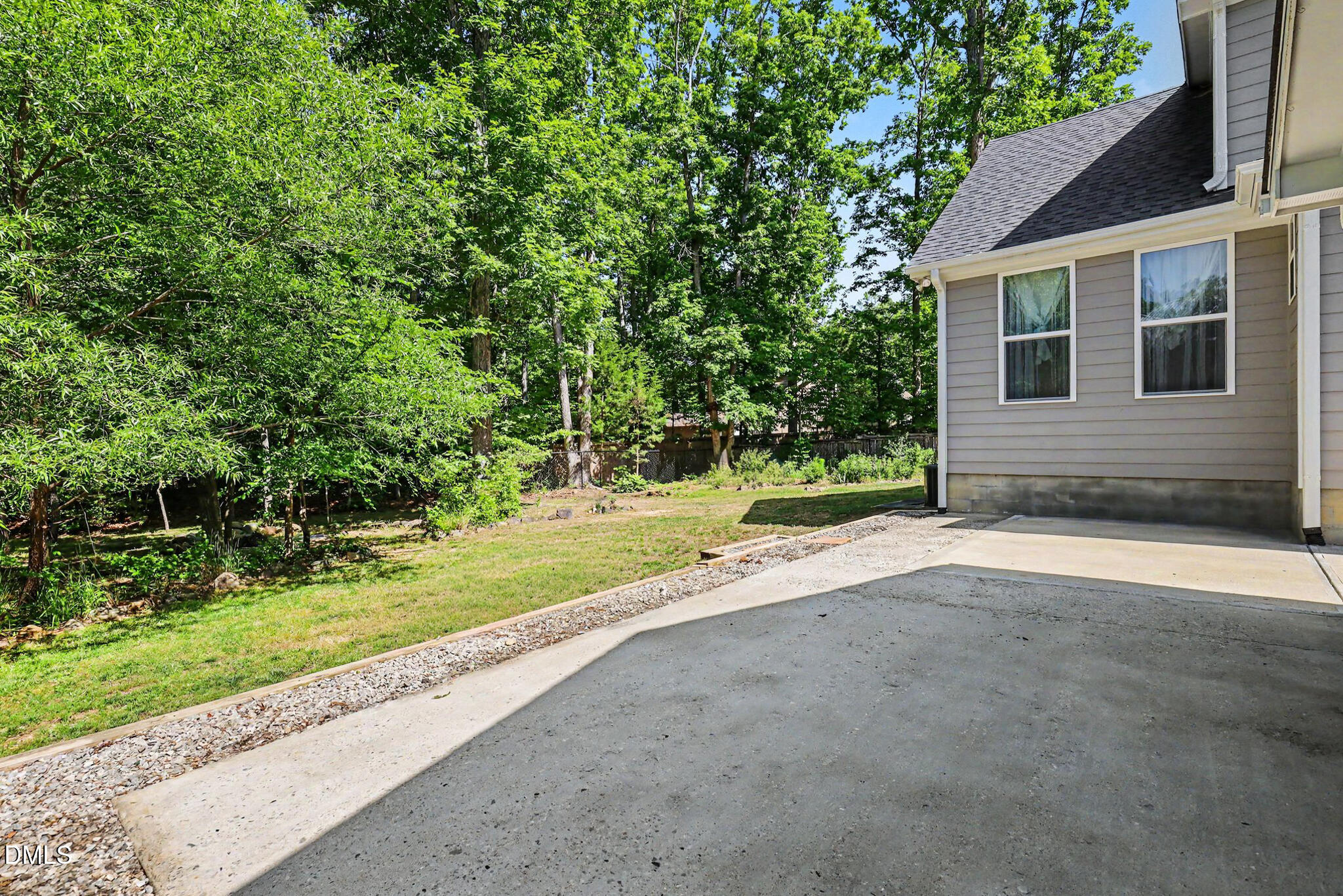 1511 Sassafras Hill Street Property Photo 40