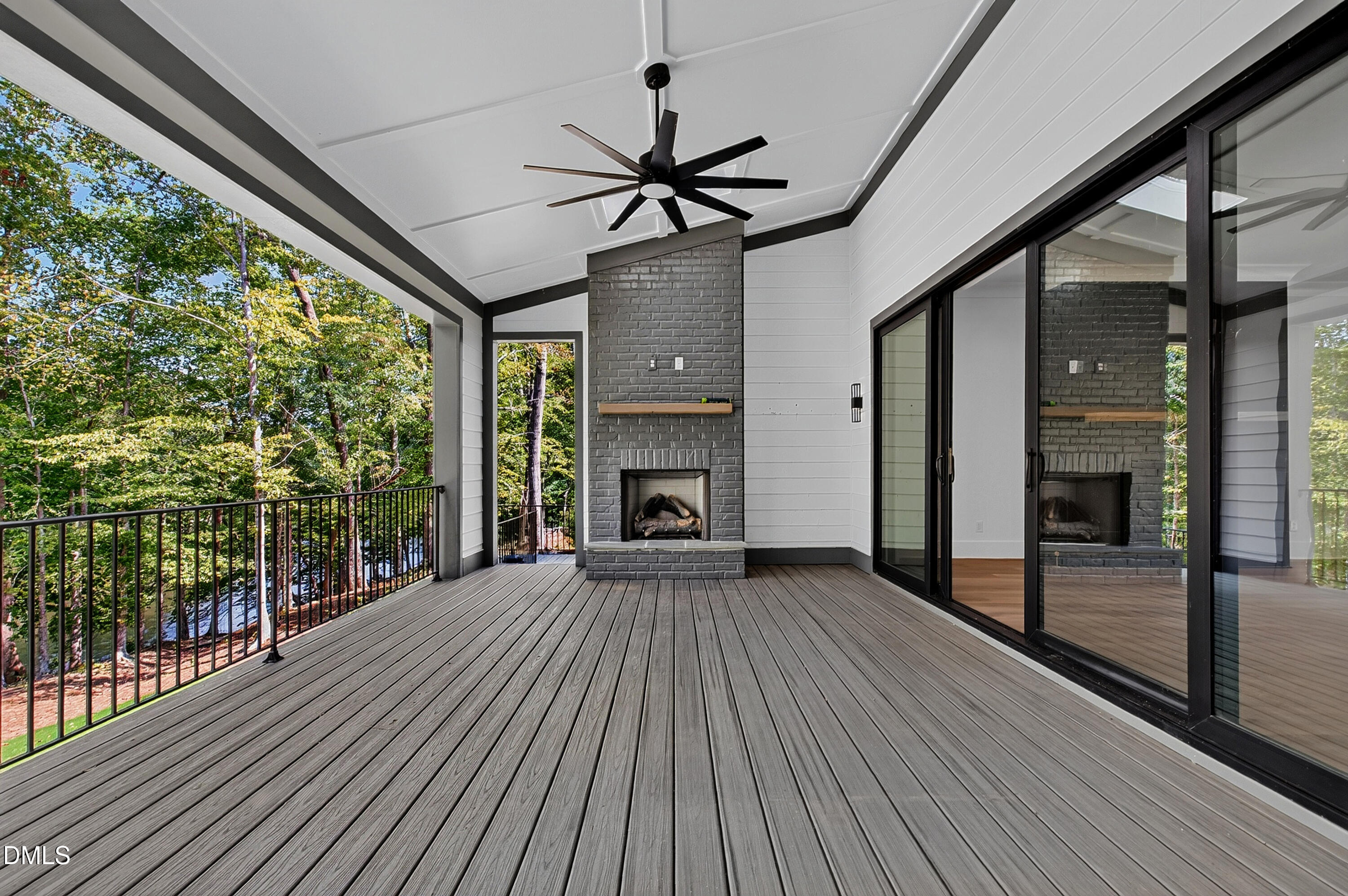 1424 Lake Adventure Court Property Photo 18