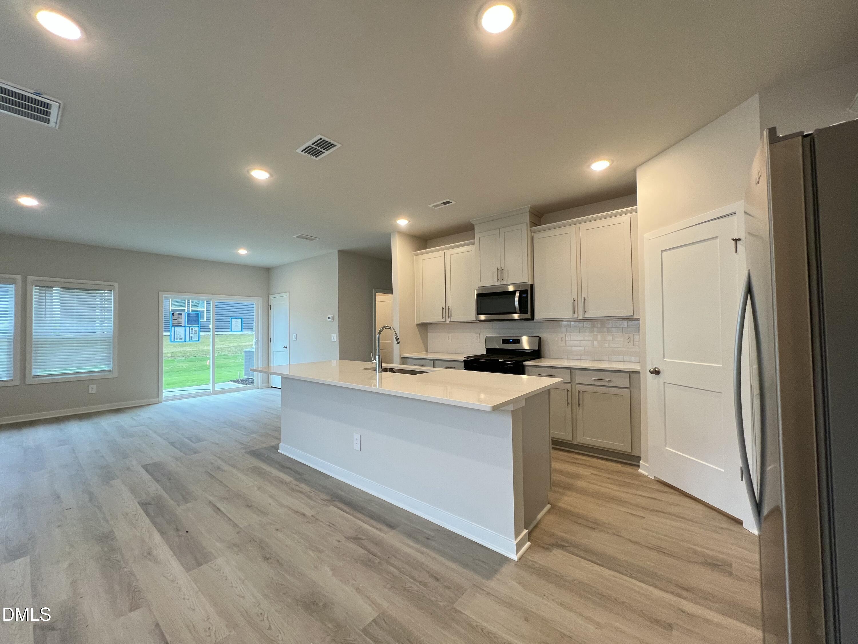 934 Broadleaf Trace Property Photo 4