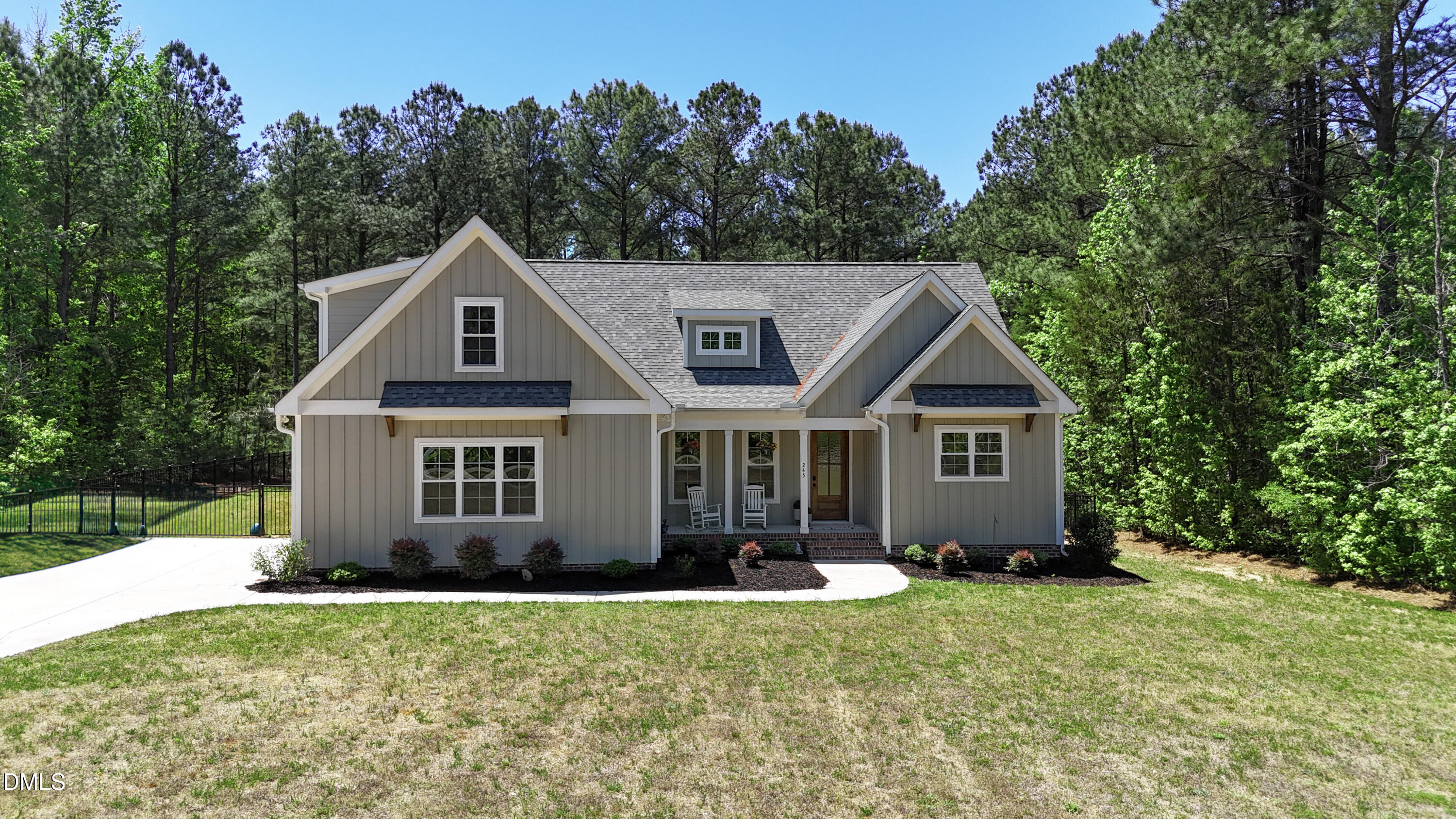 245 Whistlers Cove Property Photo 1