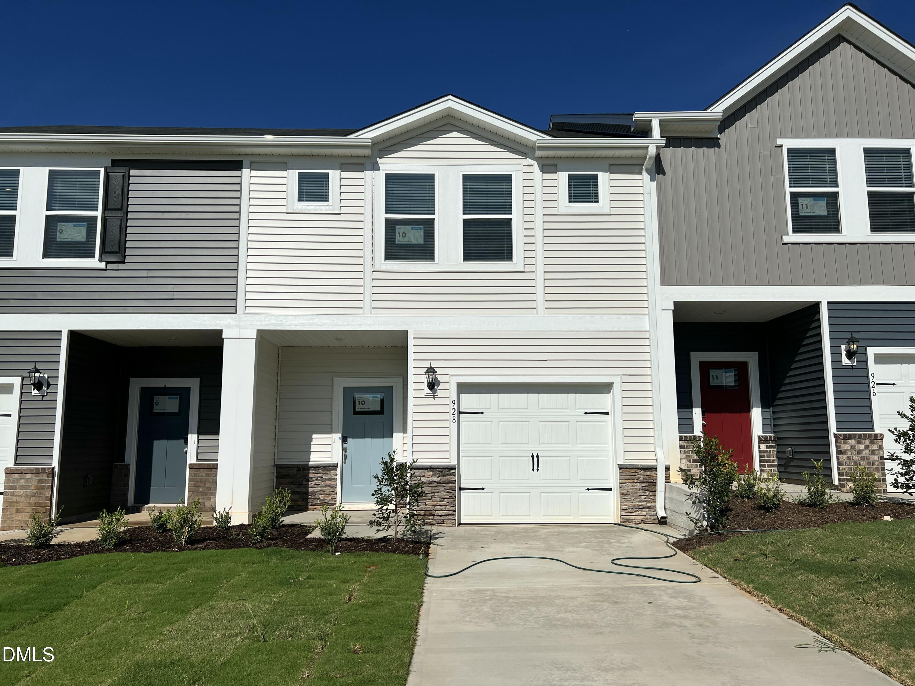 928 Broadleaf Trace Property Photo 1