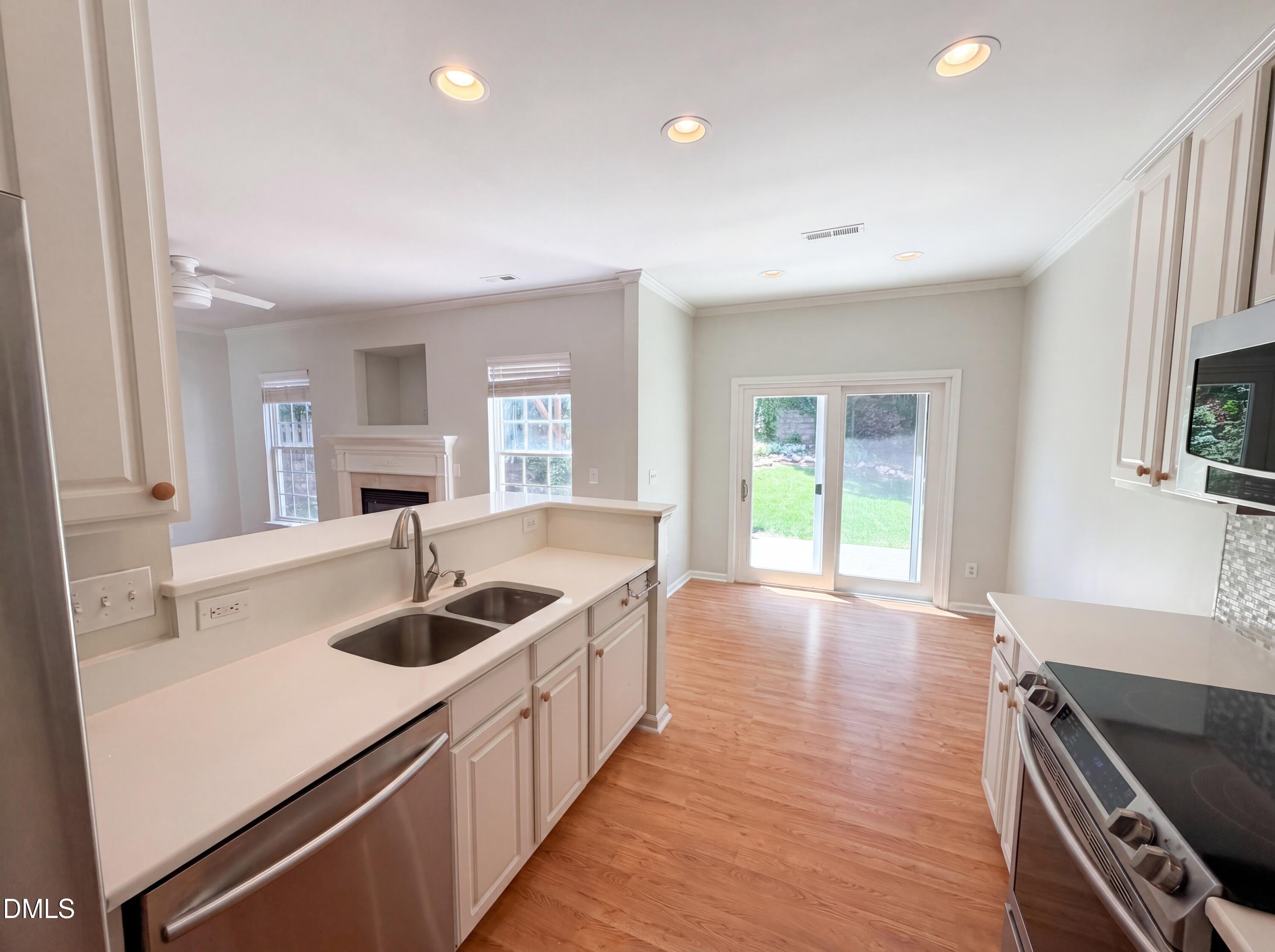 8409 Aztec Dawn Court Property Photo 6
