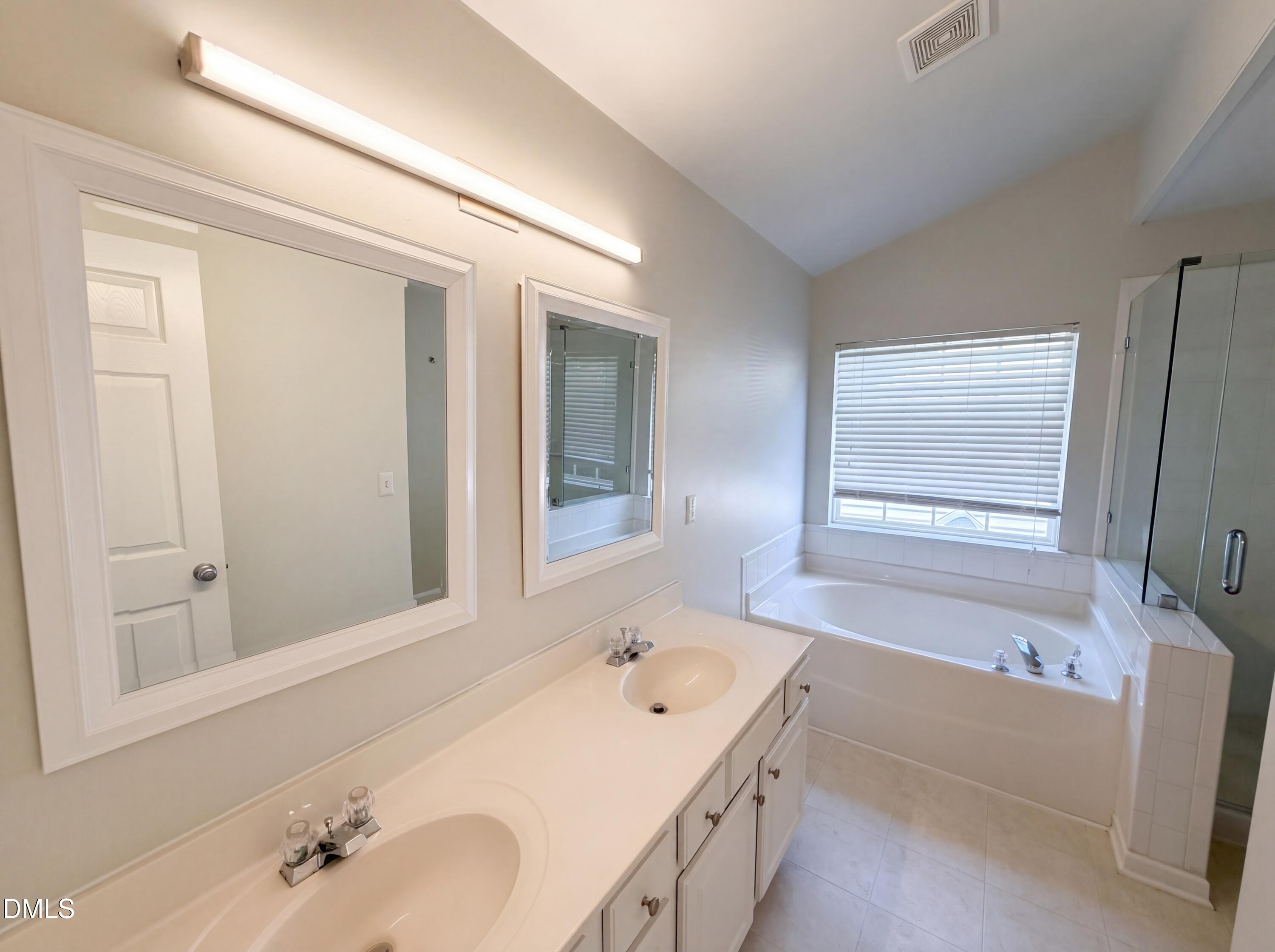 8409 Aztec Dawn Court Property Photo 12