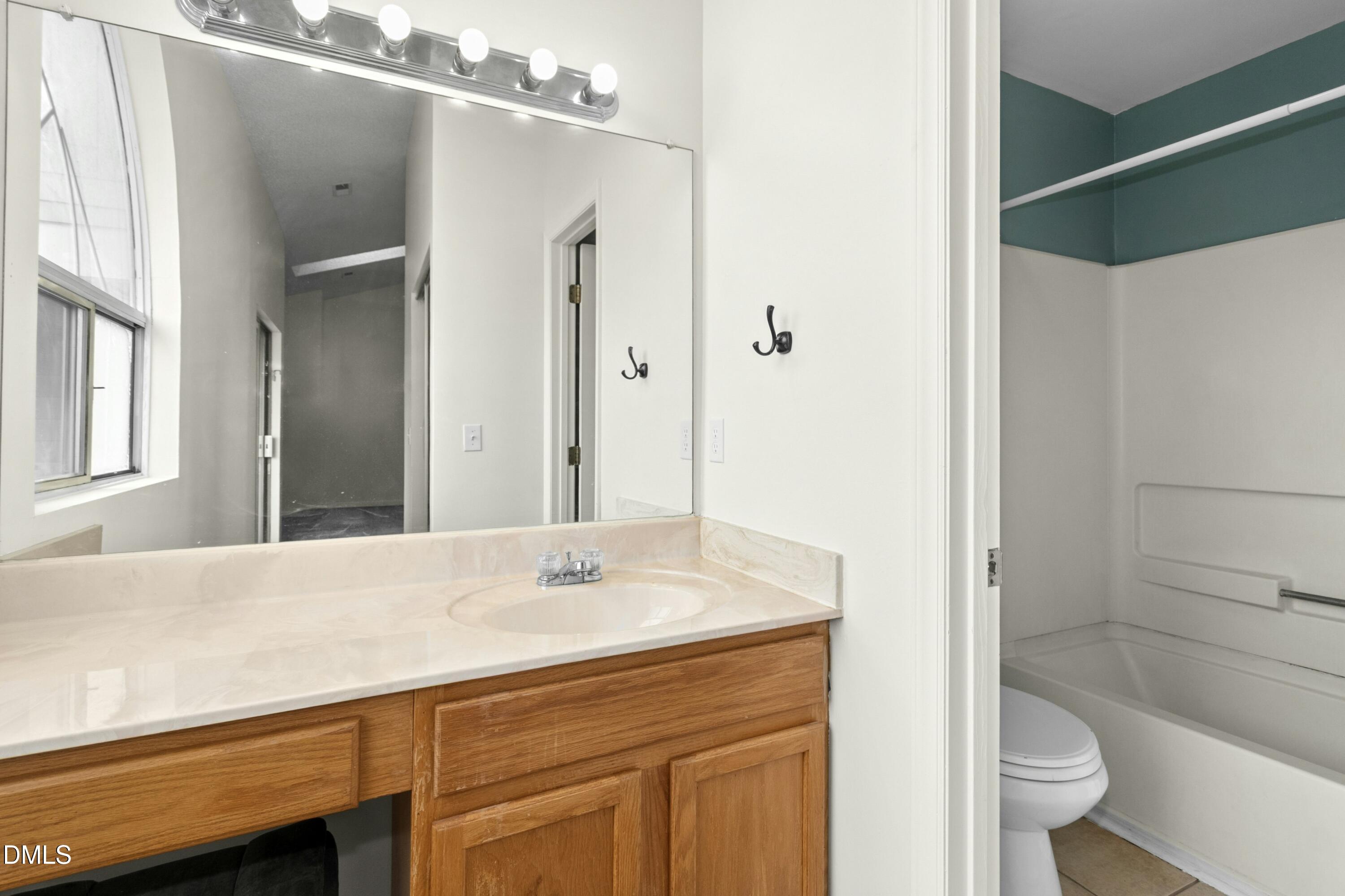 4900 Avenida Del Sol Drive 307 Property Photo 17