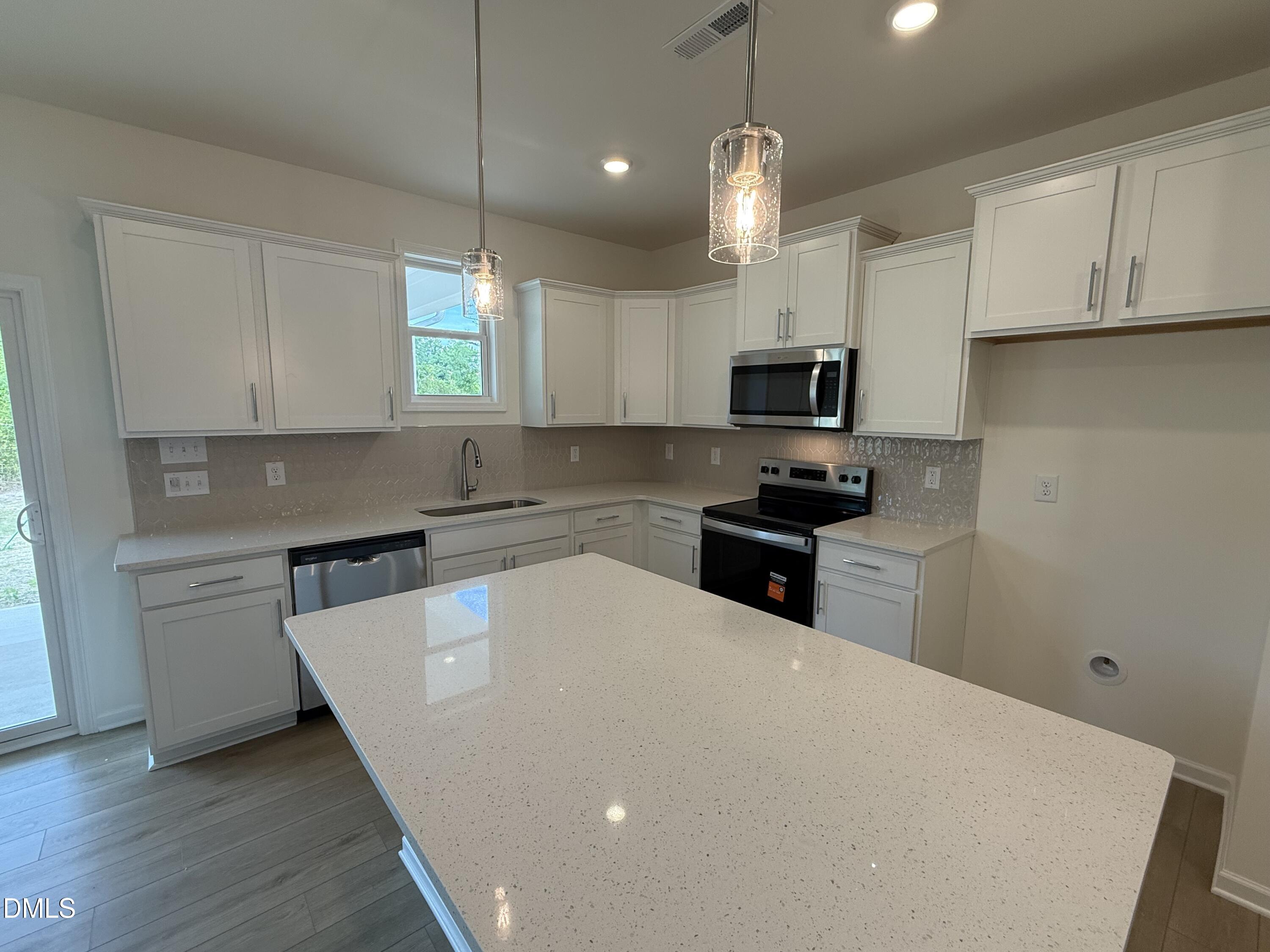 377 Pecan Valley Way Property Photo 4