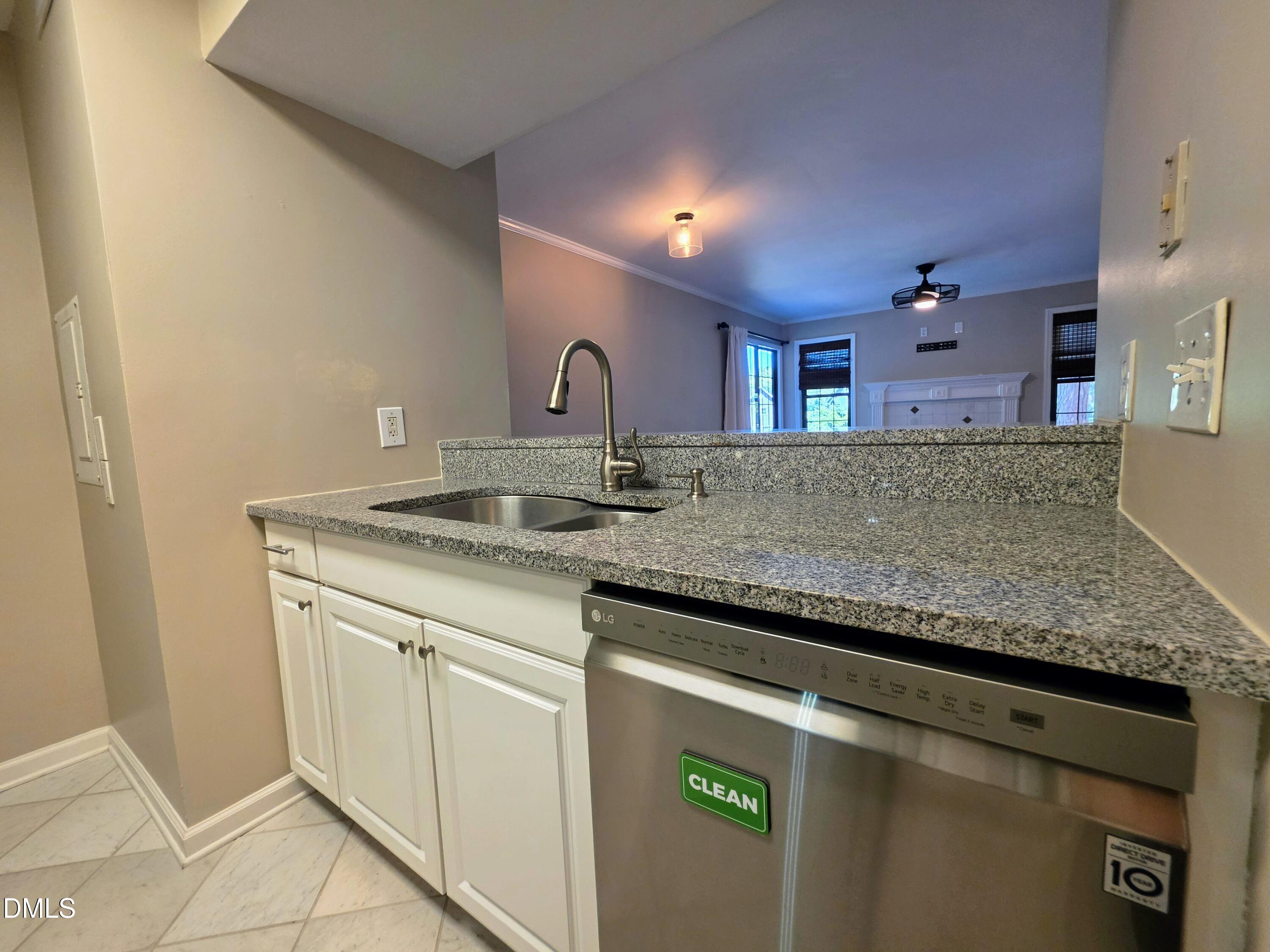 3803 Chimney Ridge Place Apt 004 Property Photo 7