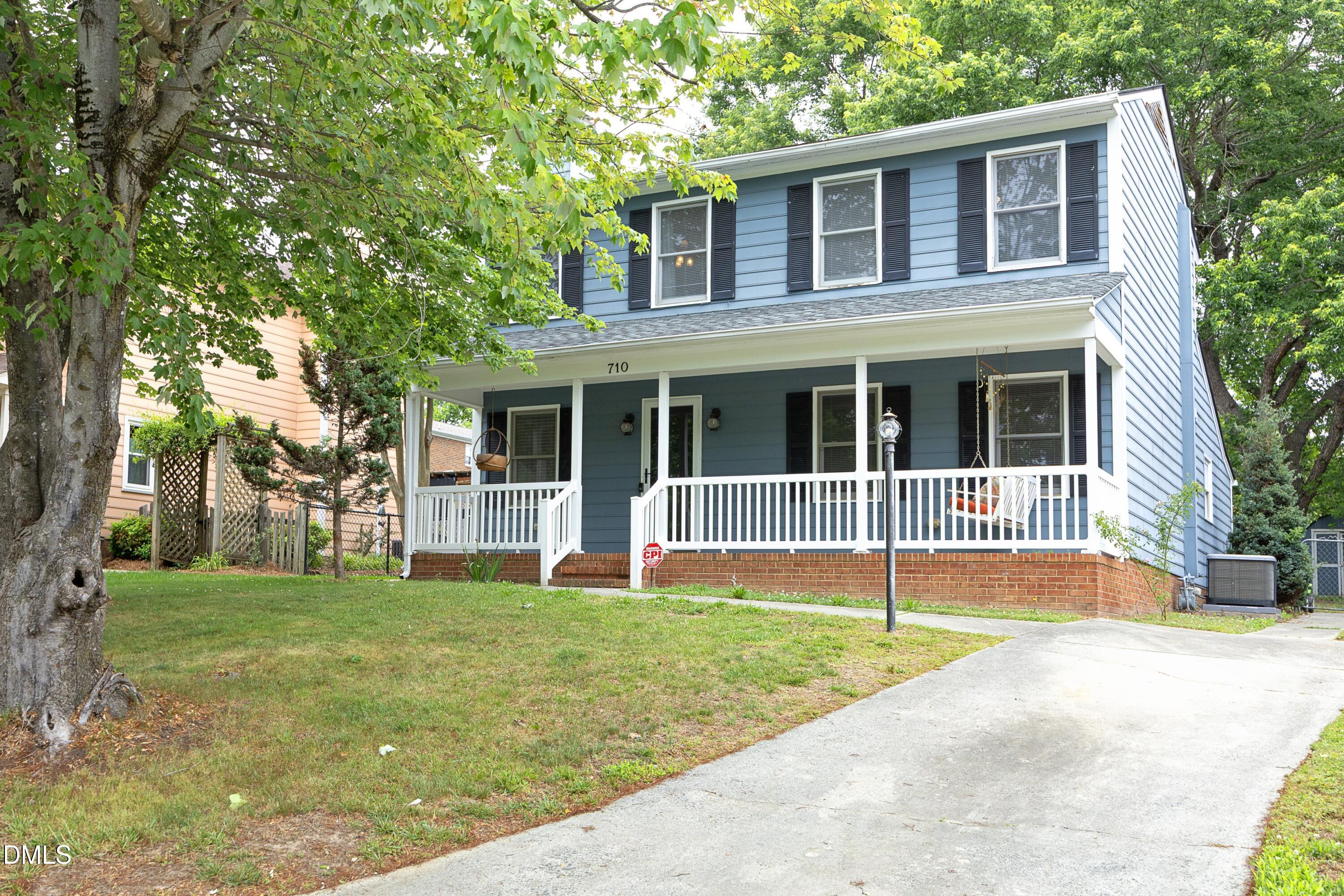 710 Huntington Court Property Photo 1