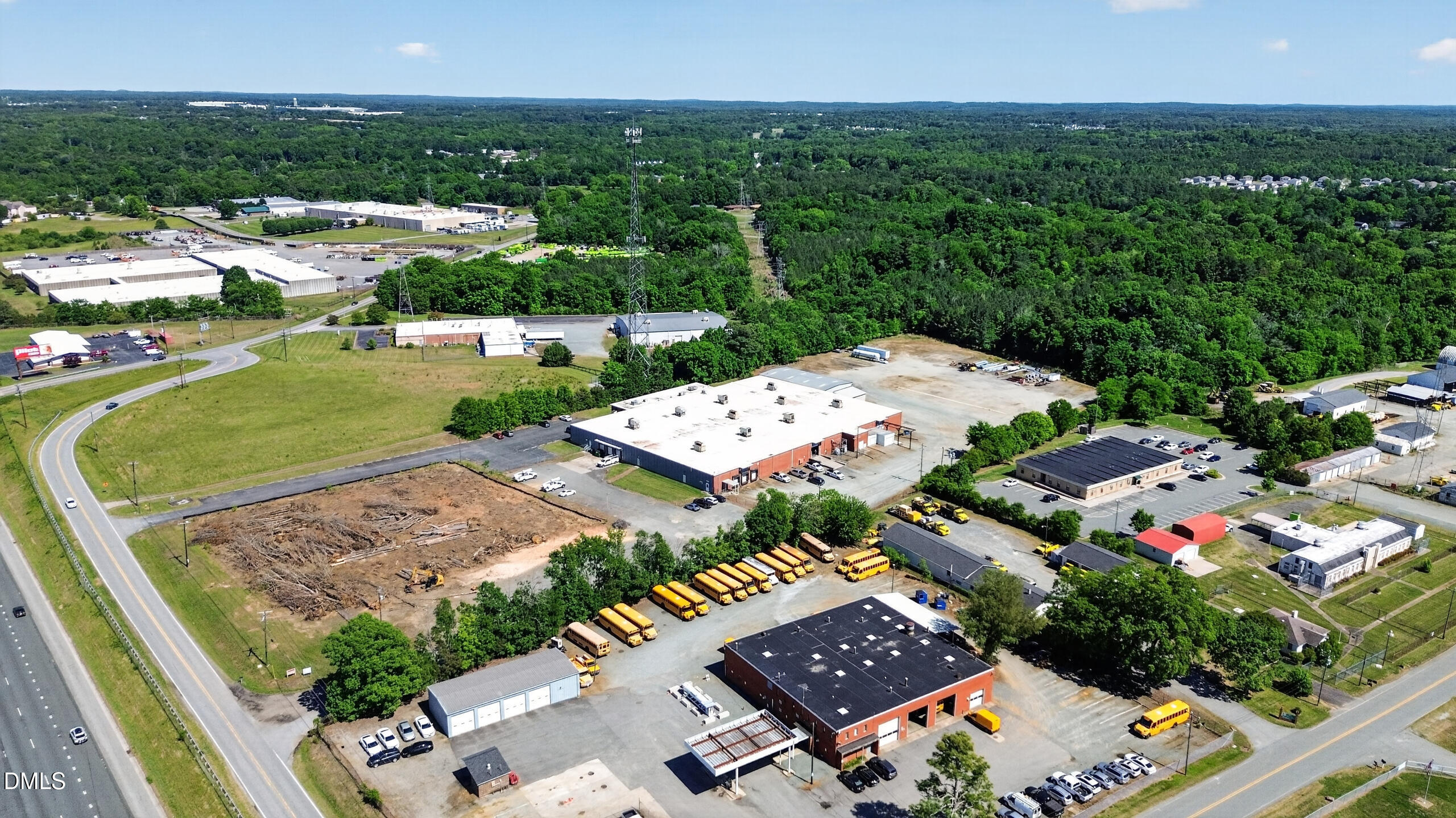 410 E Interstate Service Road Property Photo 1