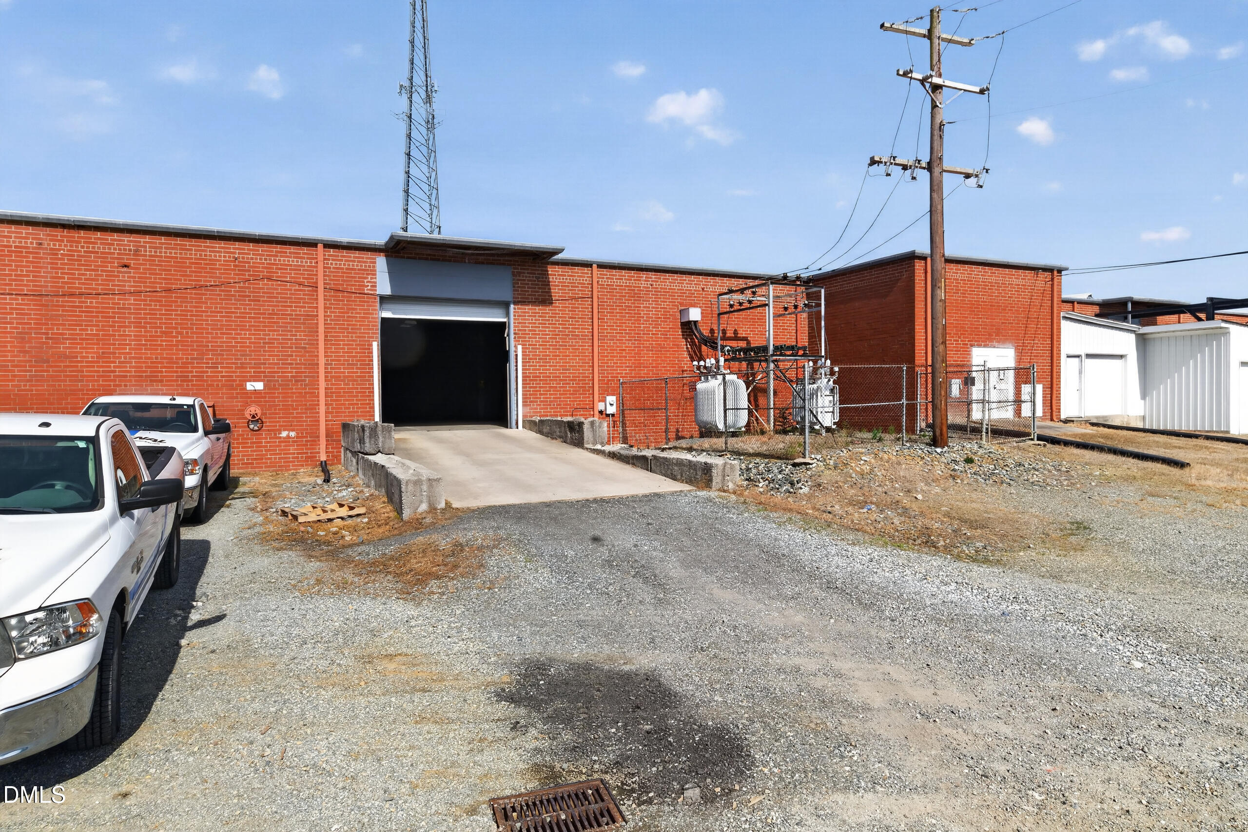410 E Interstate Service Road Property Photo 2