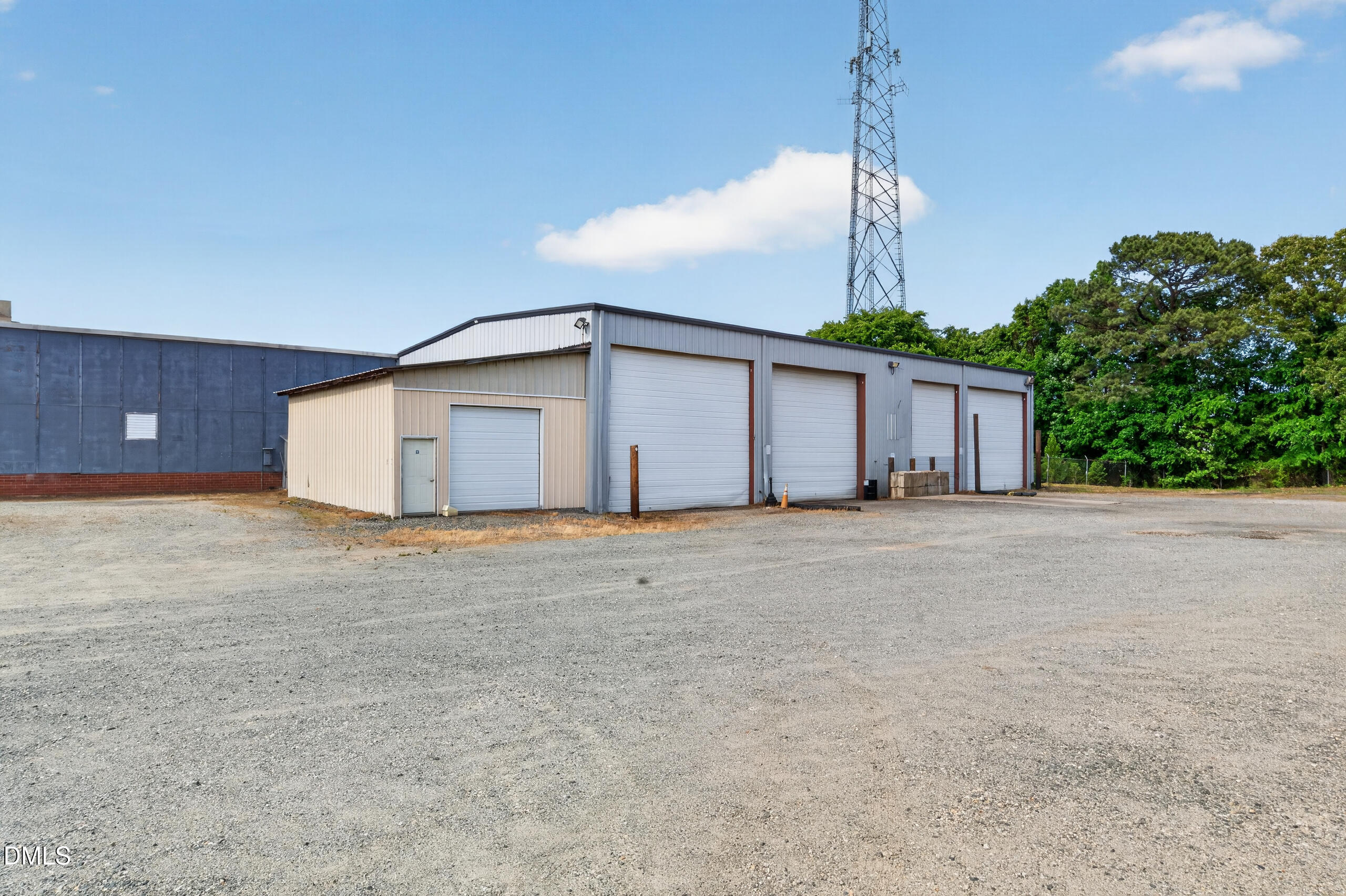 410 E Interstate Service Road Property Photo 4