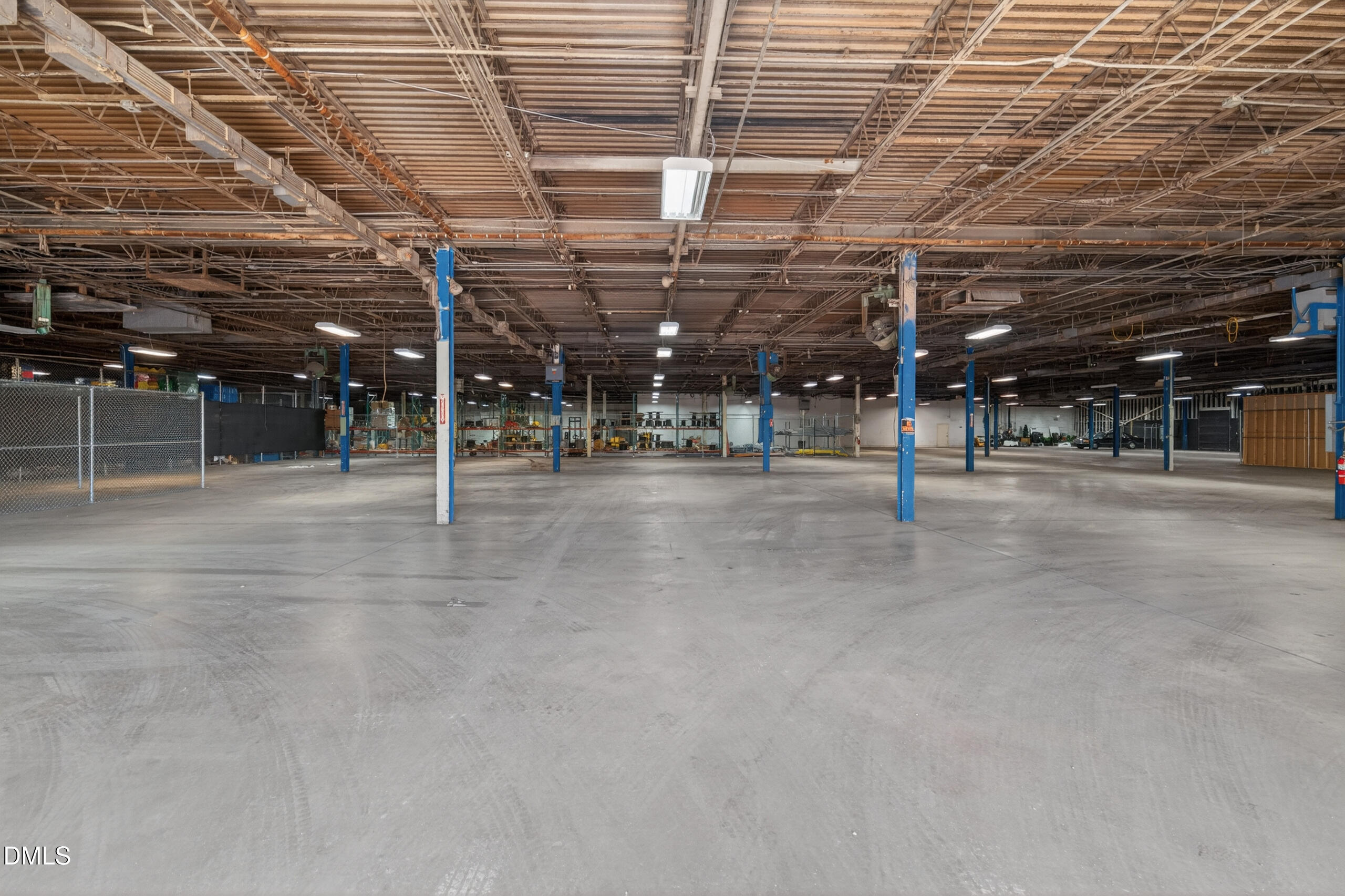 410 E Interstate Service Road Property Photo 11