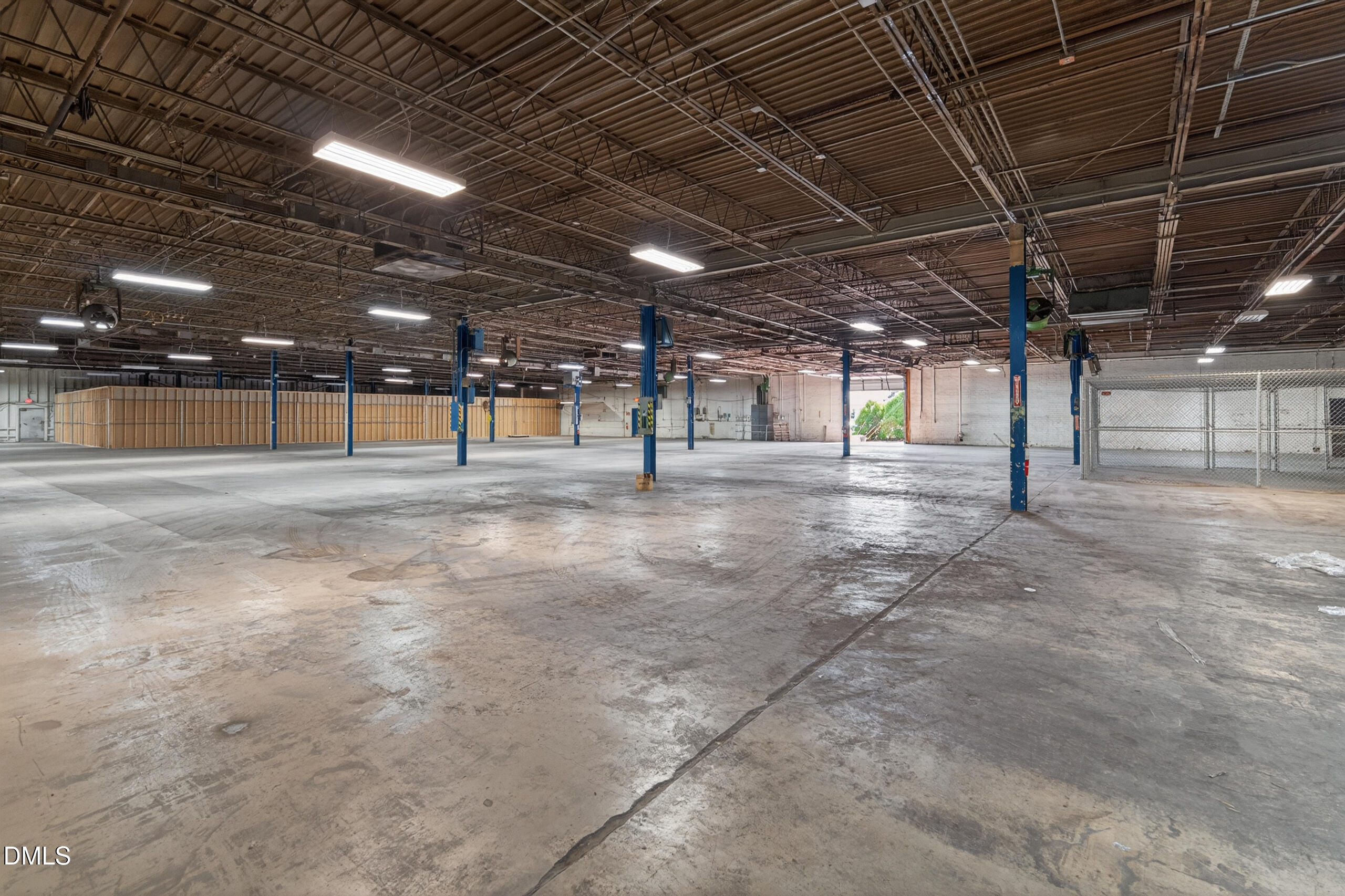 410 E Interstate Service Road Property Photo 12