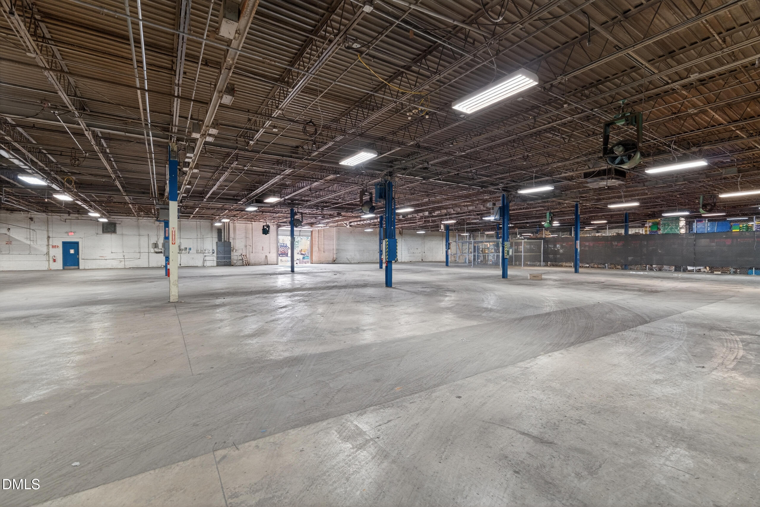 410 E Interstate Service Road Property Photo 13