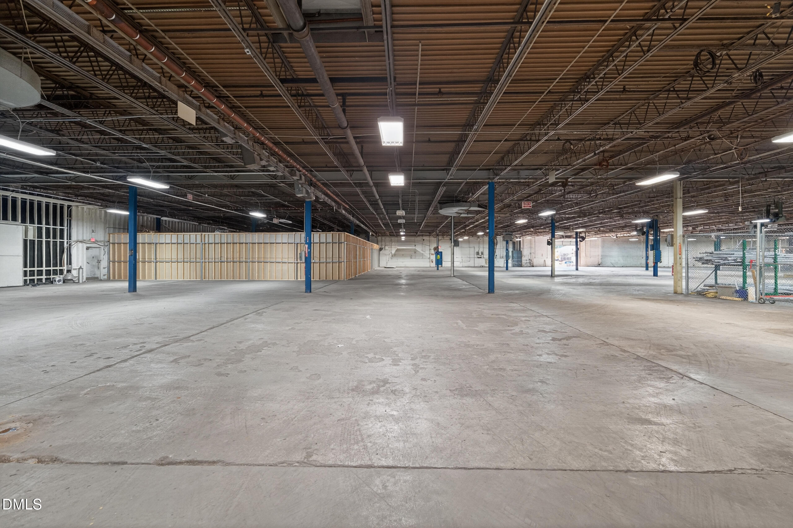 410 E Interstate Service Road Property Photo 15