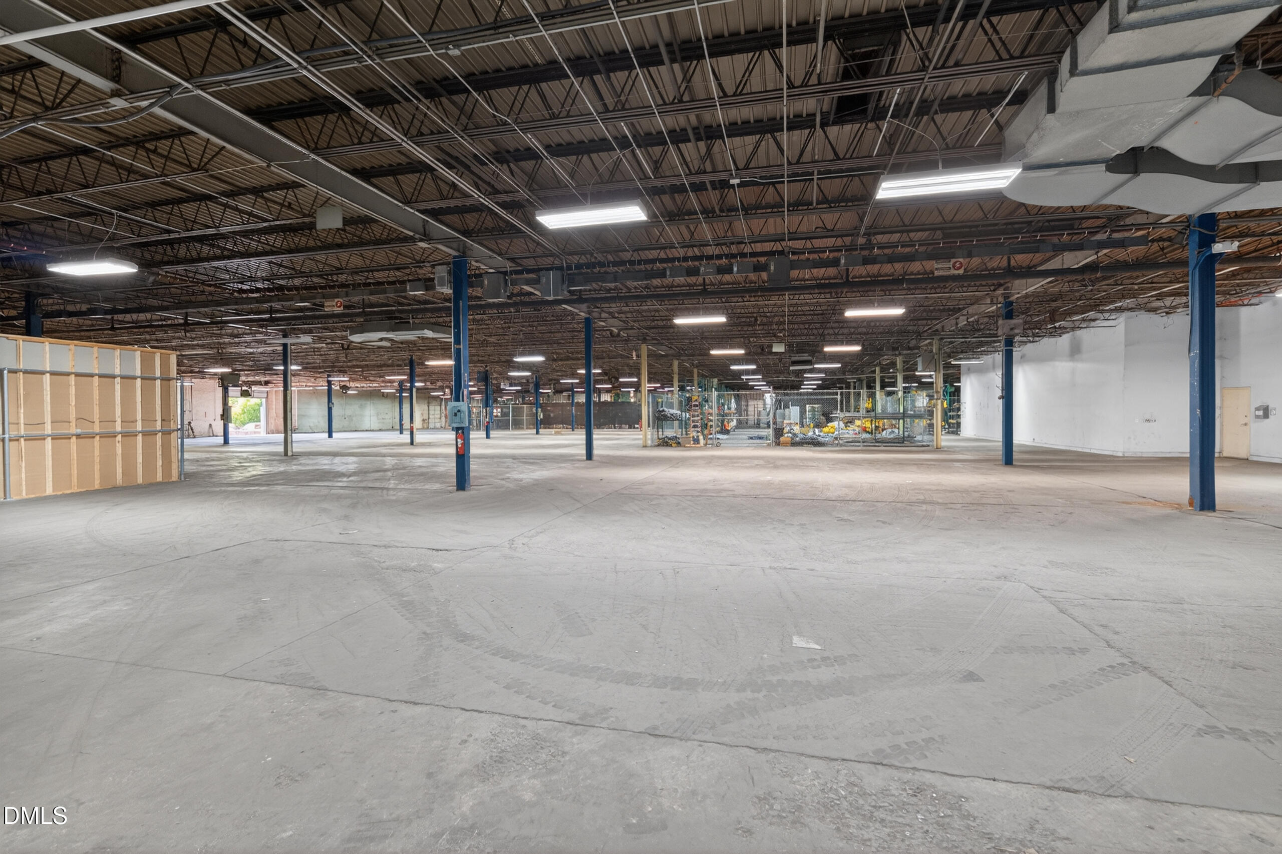 410 E Interstate Service Road Property Photo 16