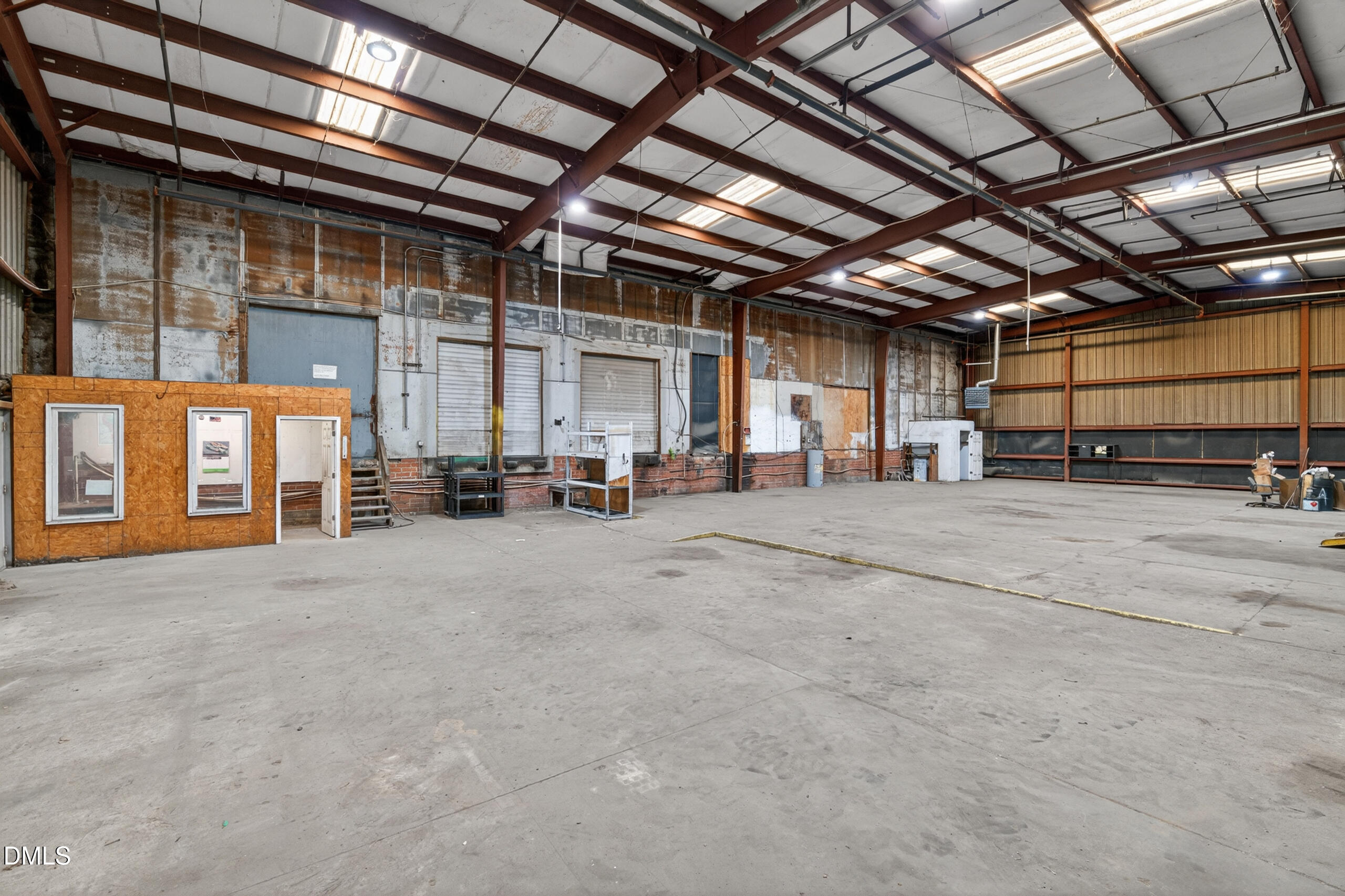 410 E Interstate Service Road Property Photo 21