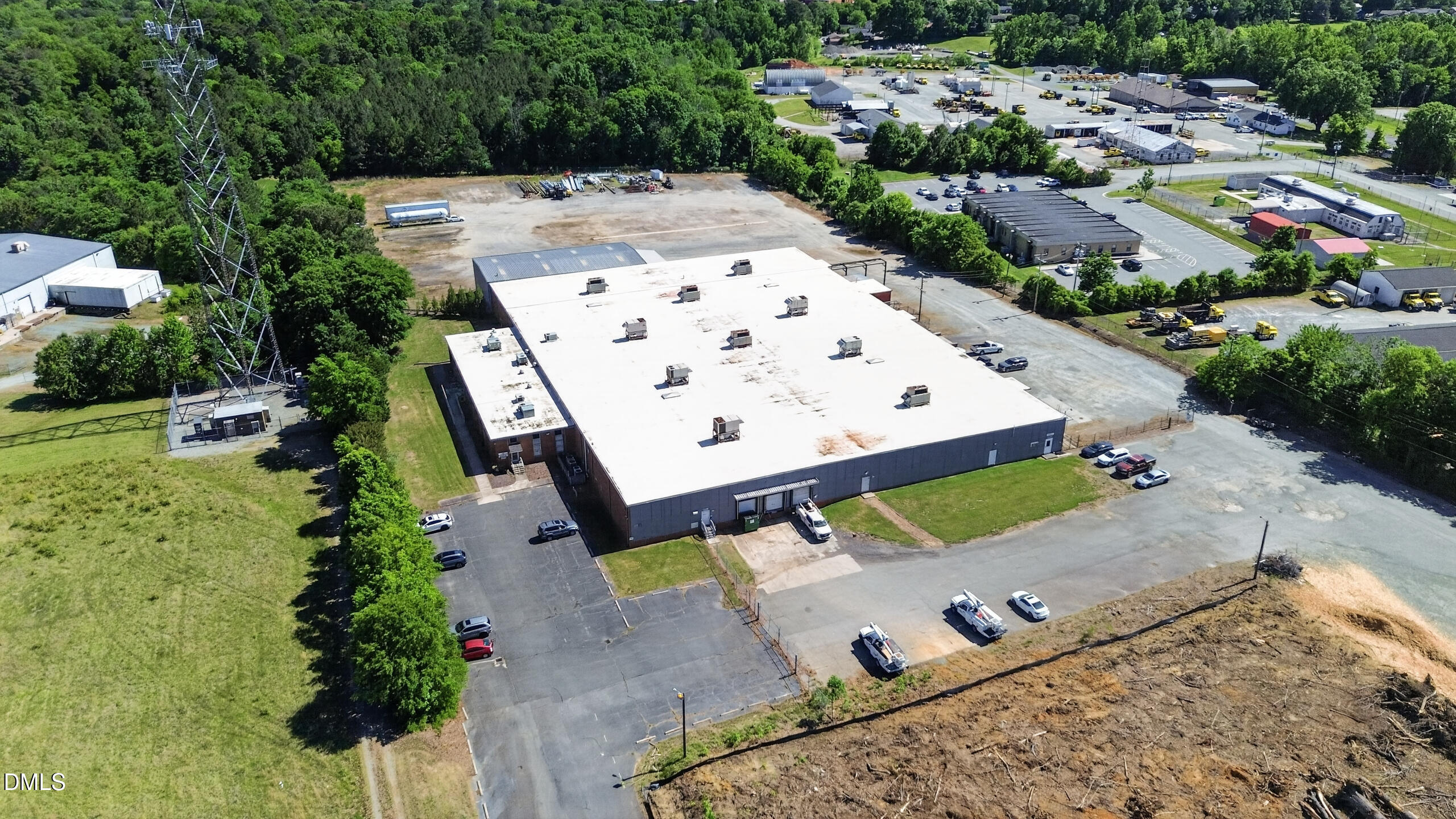 410 E Interstate Service Road Property Photo 32