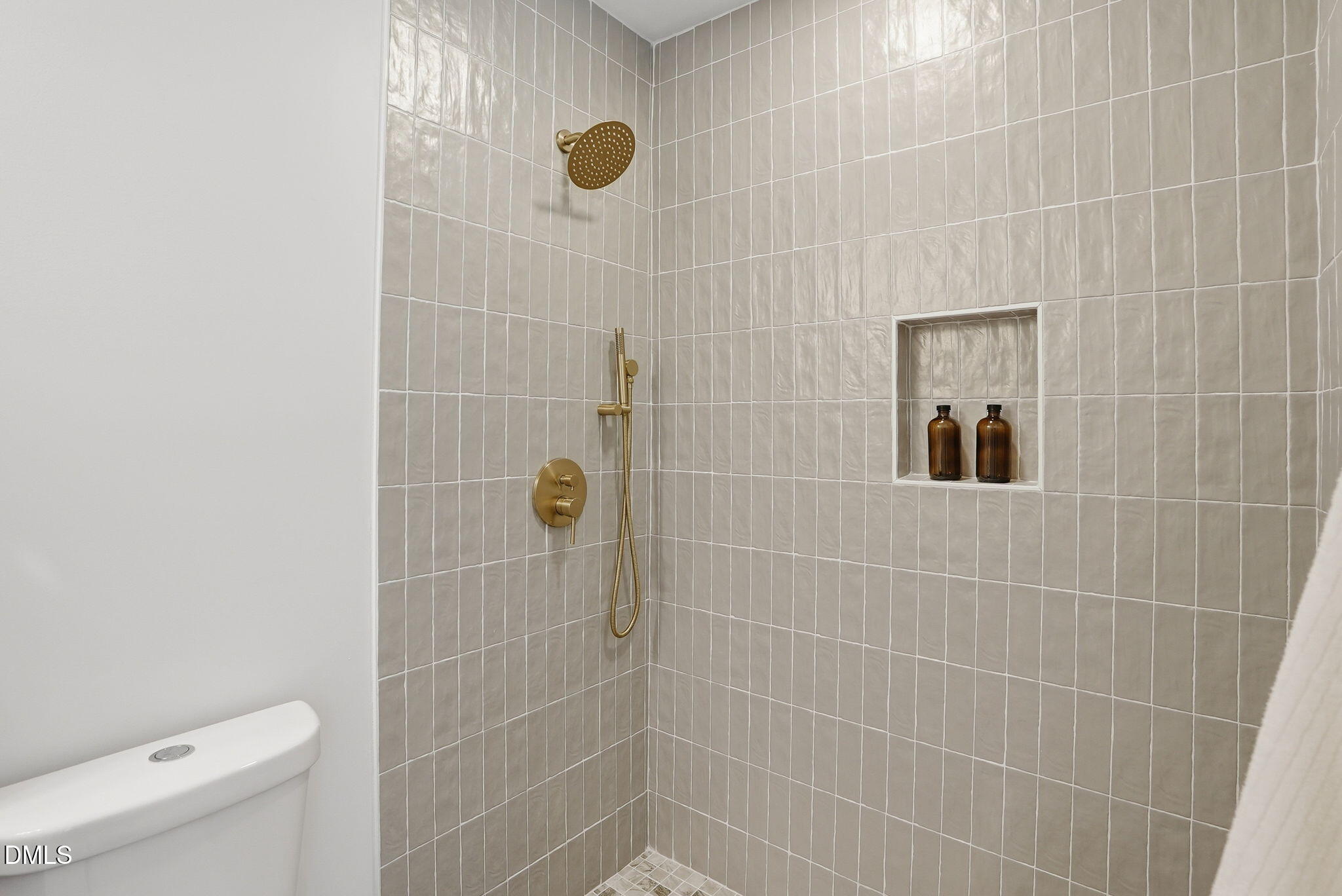 118 Davidson Avenue Property Photo 44