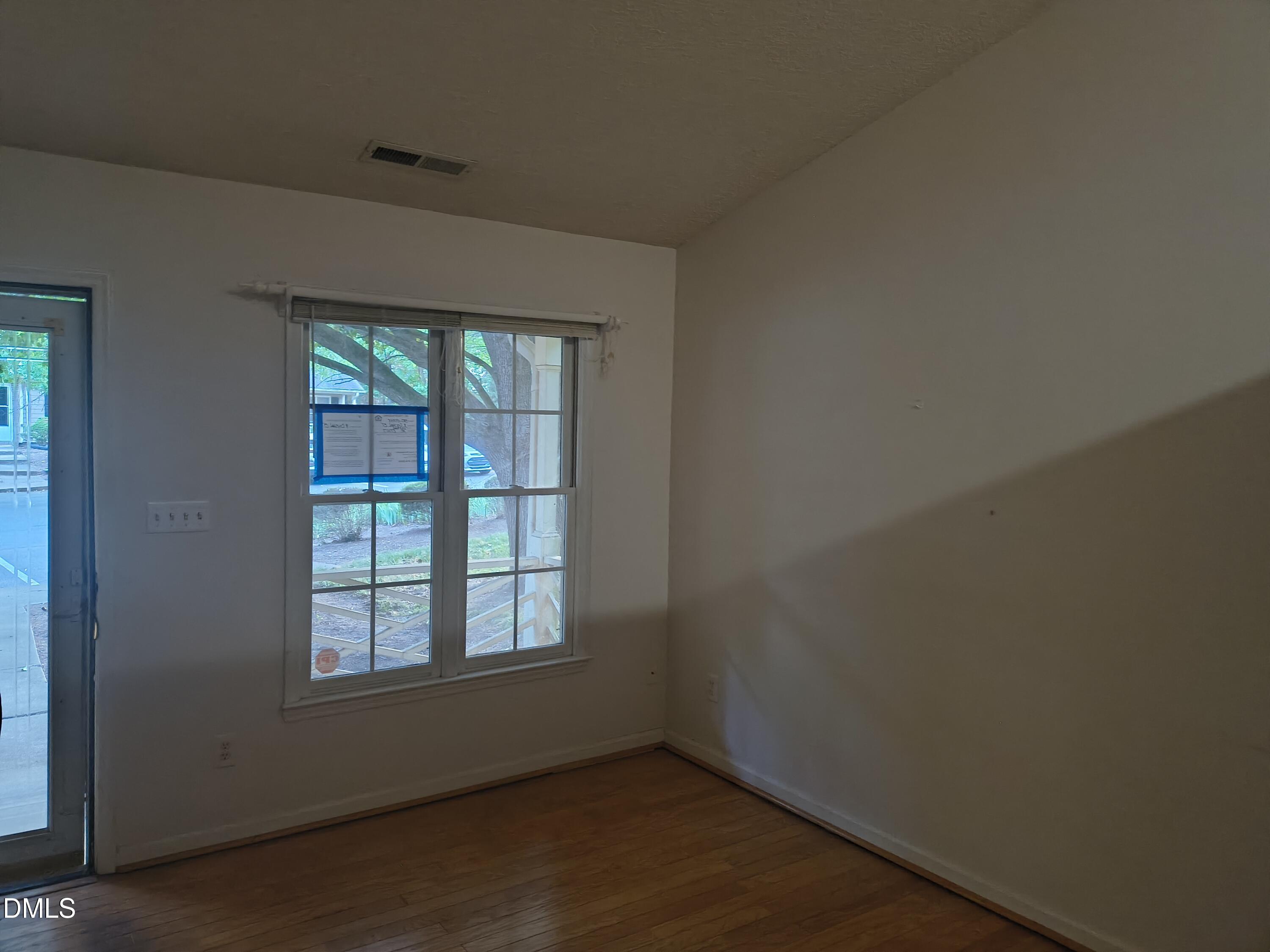 9 Crystal Oaks Court Property Photo 5